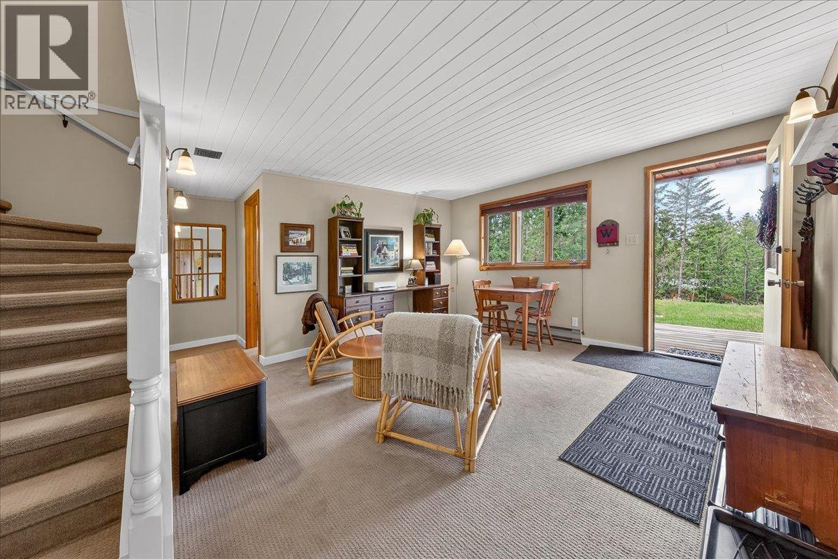 8076 Mcintosh Loop Road, Radium Hot Springs, British Columbia  V0A 1M0 - Photo 21 - 10384010