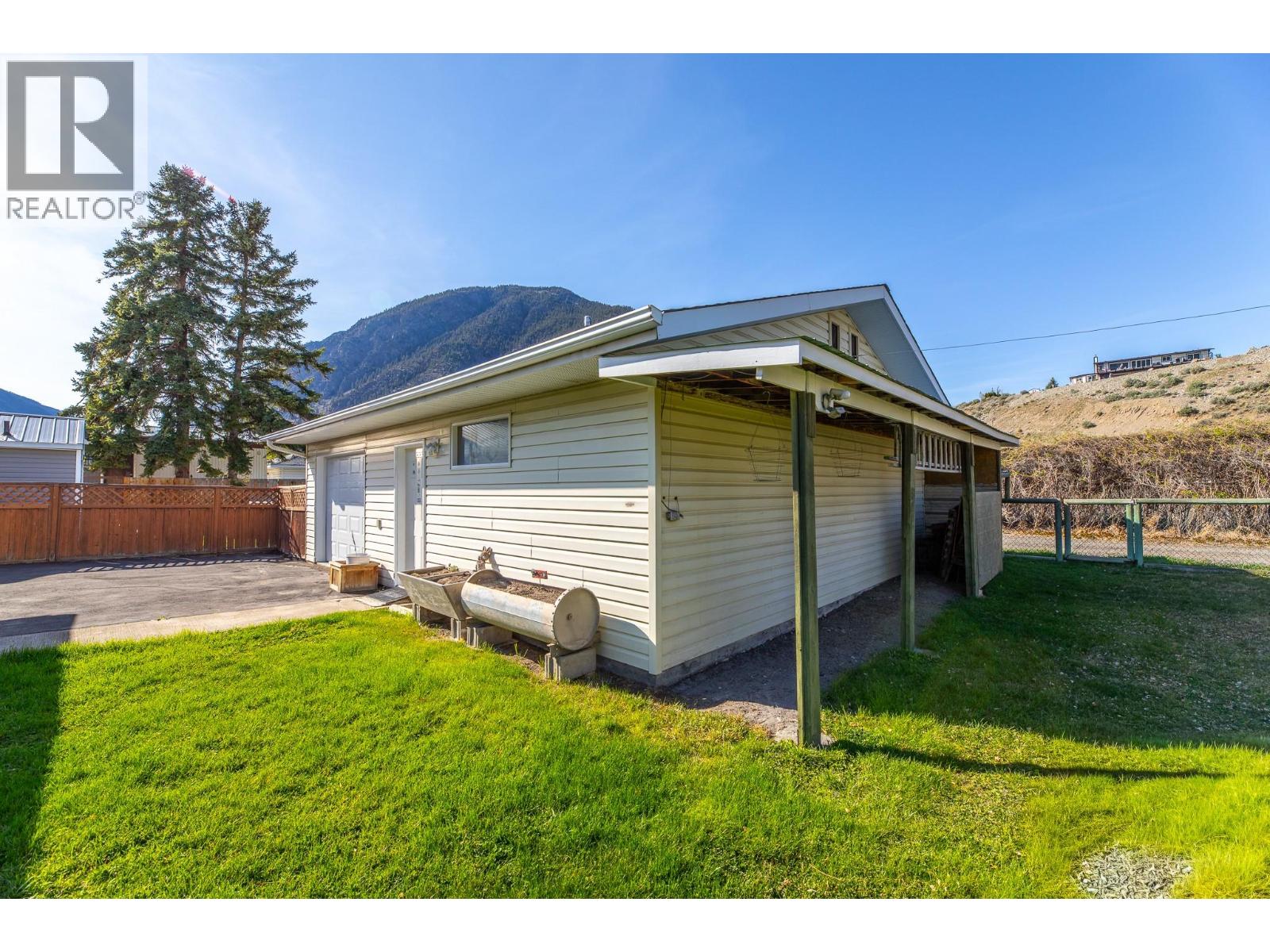 510 6th Avenue, Keremeos, British Columbia  V0X 1N3 - Photo 38 - 10382969