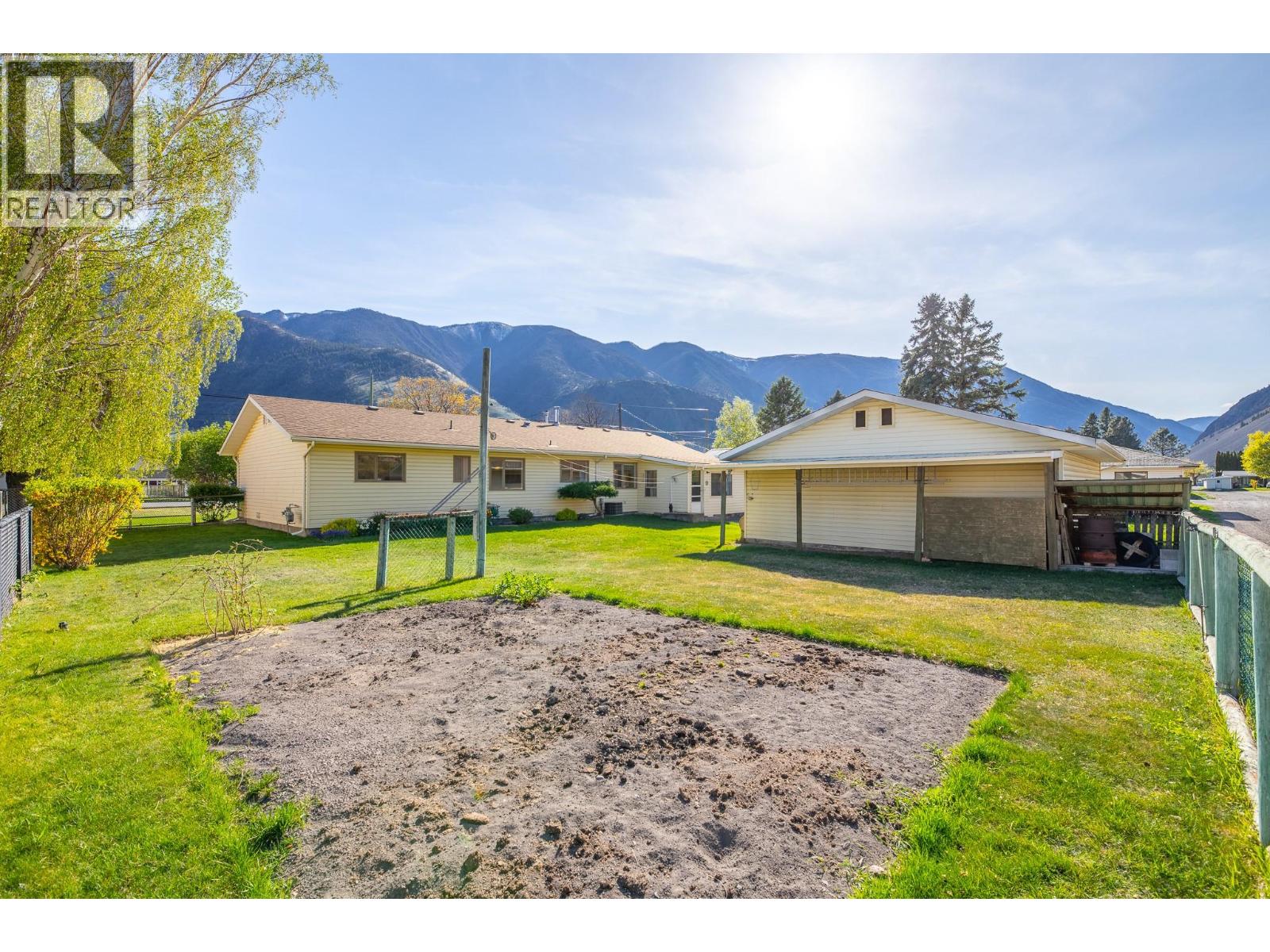 510 6th Avenue, Keremeos, British Columbia  V0X 1N3 - Photo 42 - 10382969