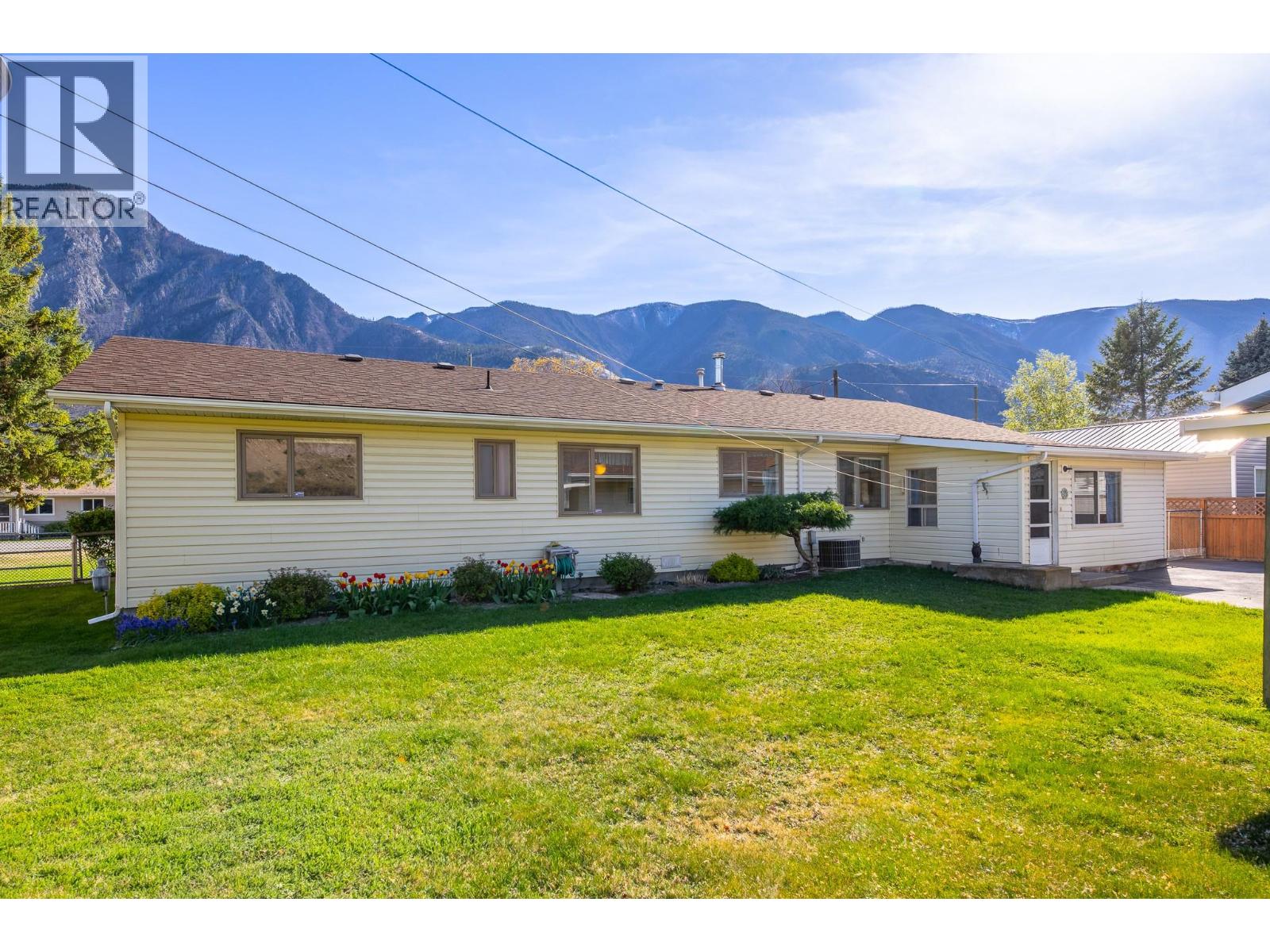 510 6th Avenue, Keremeos, British Columbia  V0X 1N3 - Photo 43 - 10382969