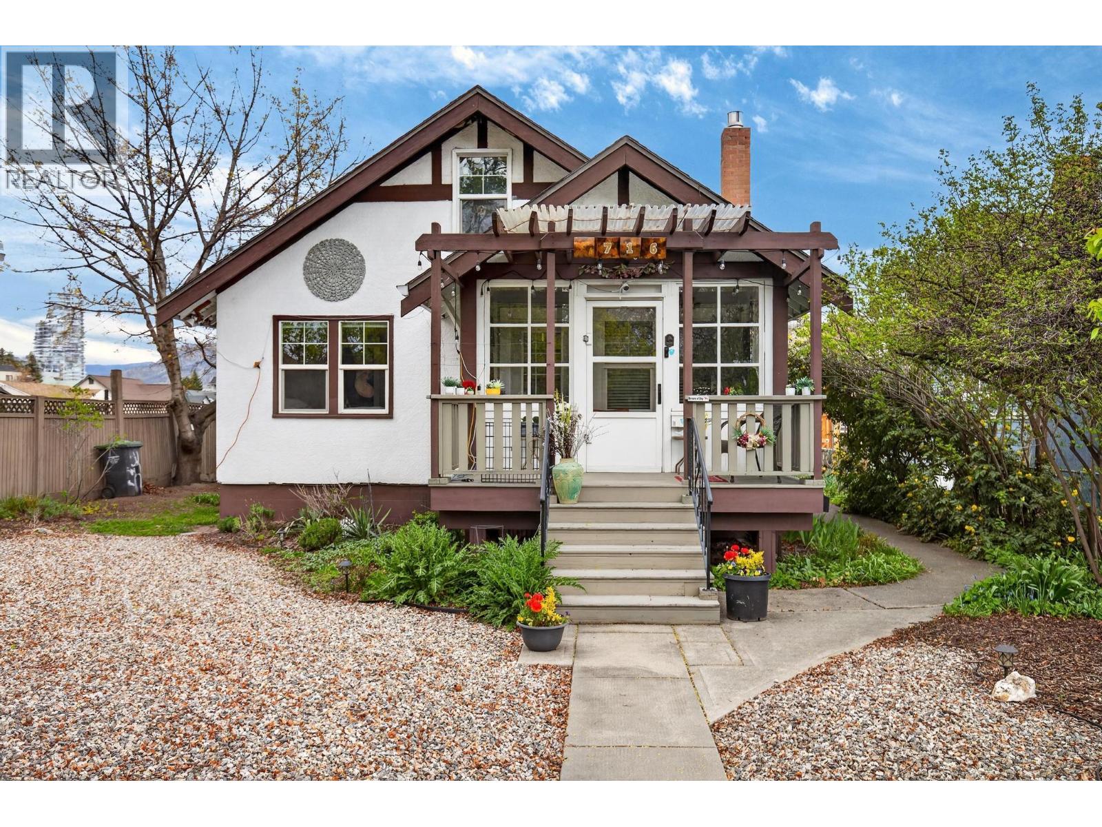 716 Lawson Avenue, Kelowna, British Columbia  V1Y 6S8 - Photo 1 - 10384014