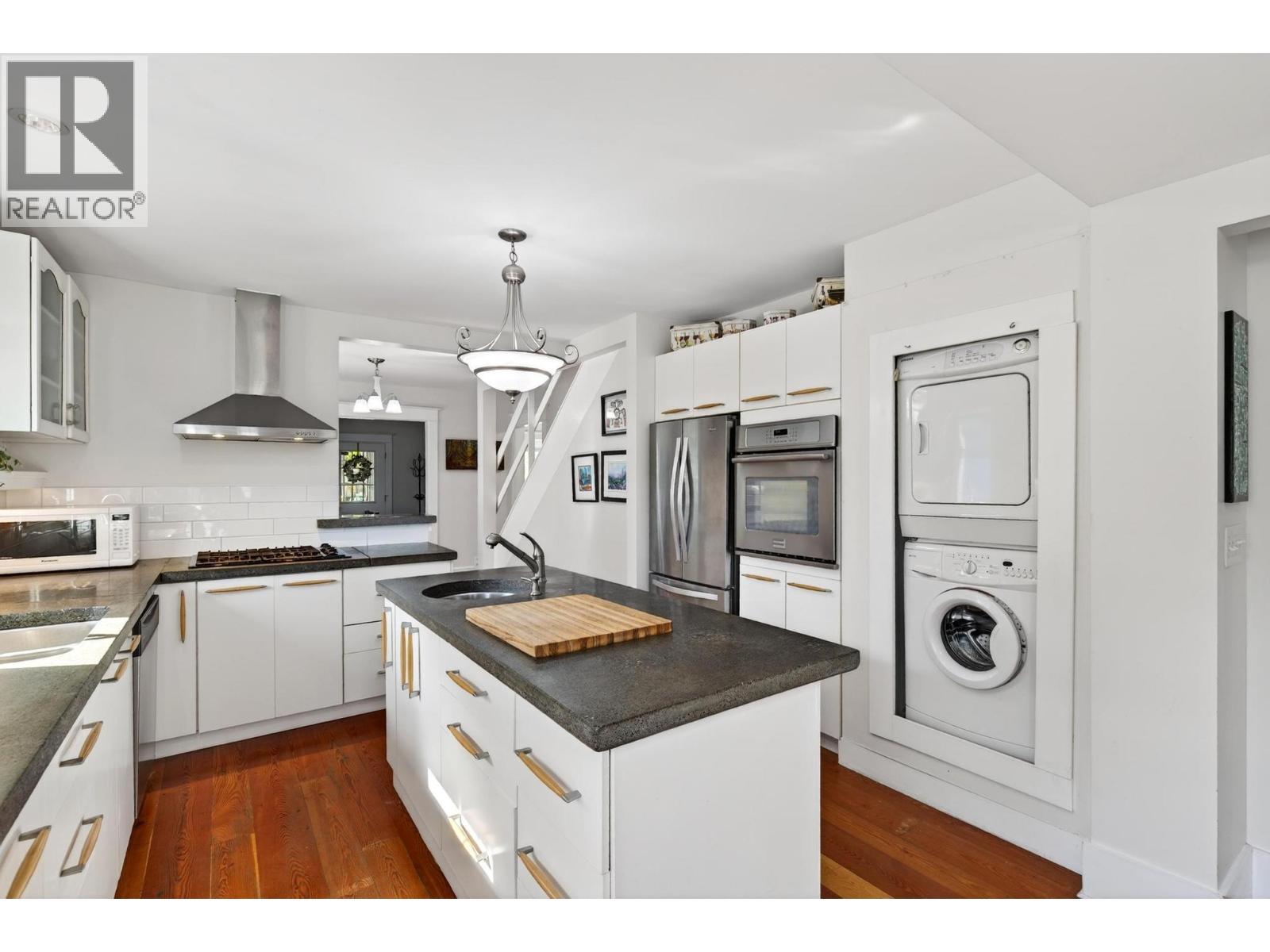 716 Lawson Avenue, Kelowna, British Columbia  V1Y 6S8 - Photo 12 - 10384014