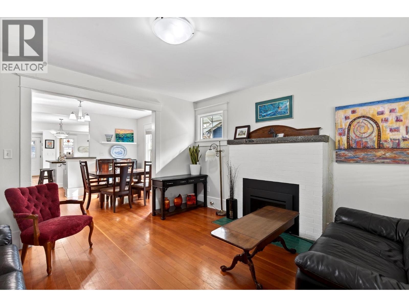 716 Lawson Avenue, Kelowna, British Columbia  V1Y 6S8 - Photo 3 - 10384014