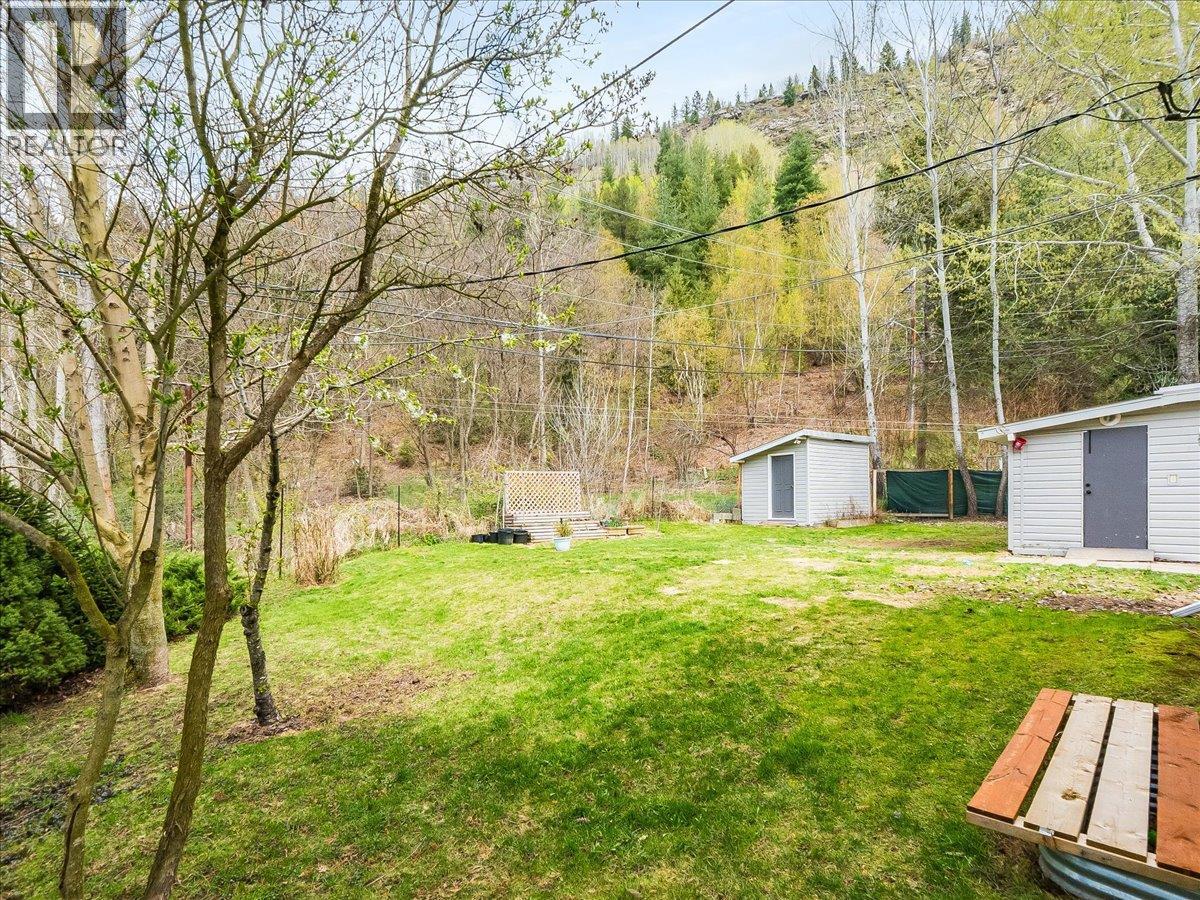 1181 Marianna Crescent, Trail, British Columbia  V1R 1C9 - Photo 38 - 10383932