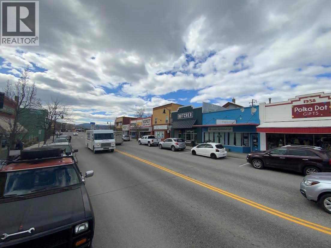 6257 Main Street, Oliver, British Columbia  V0H 1T0 - Photo 1 - 10384041