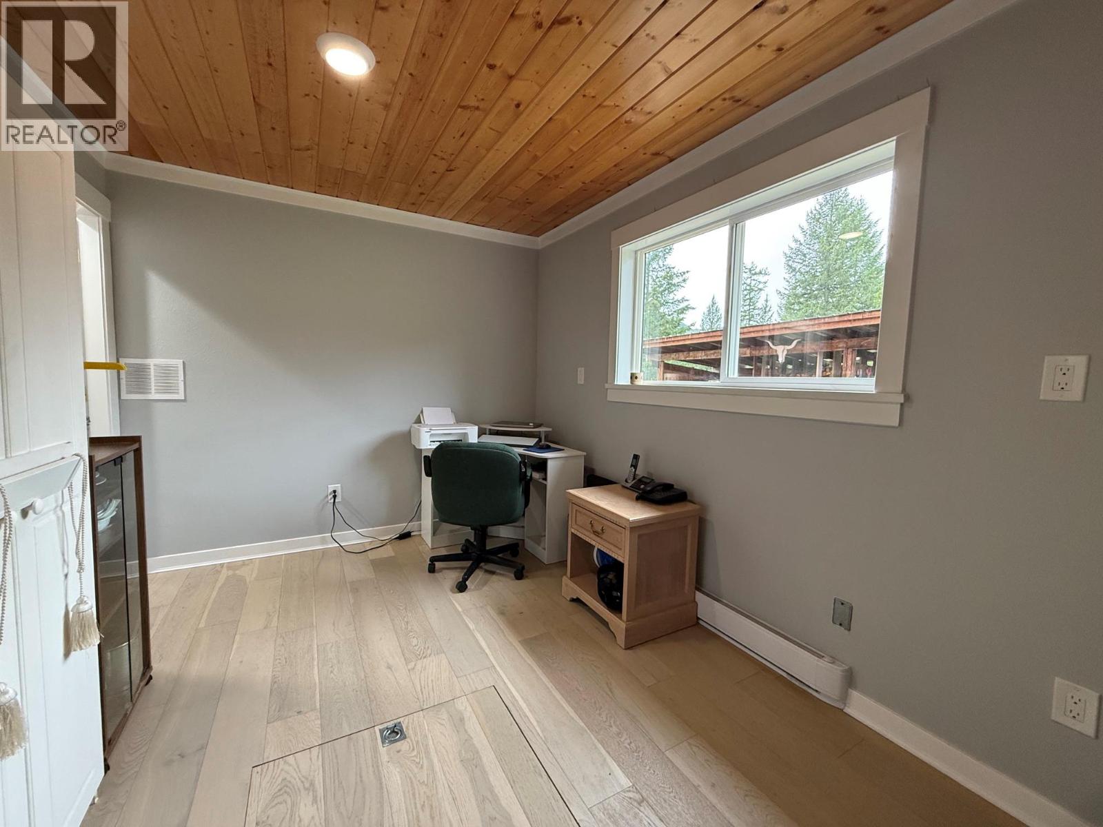 2916 Barriere Lakes Road, Barriere, British Columbia  V0E 1E0 - Photo 9 - 10384024