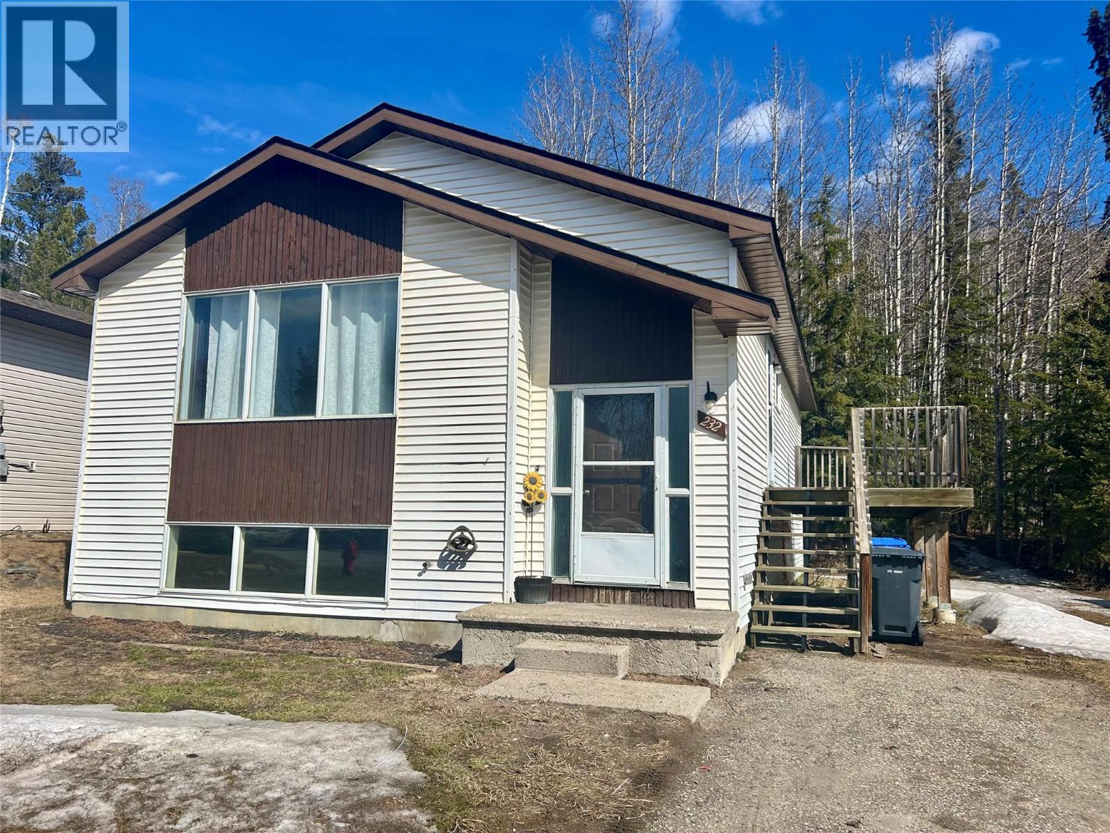232 Gwillim Crescent, Tumbler Ridge, British Columbia  V0C 2W0 - Photo 1 - 10384043