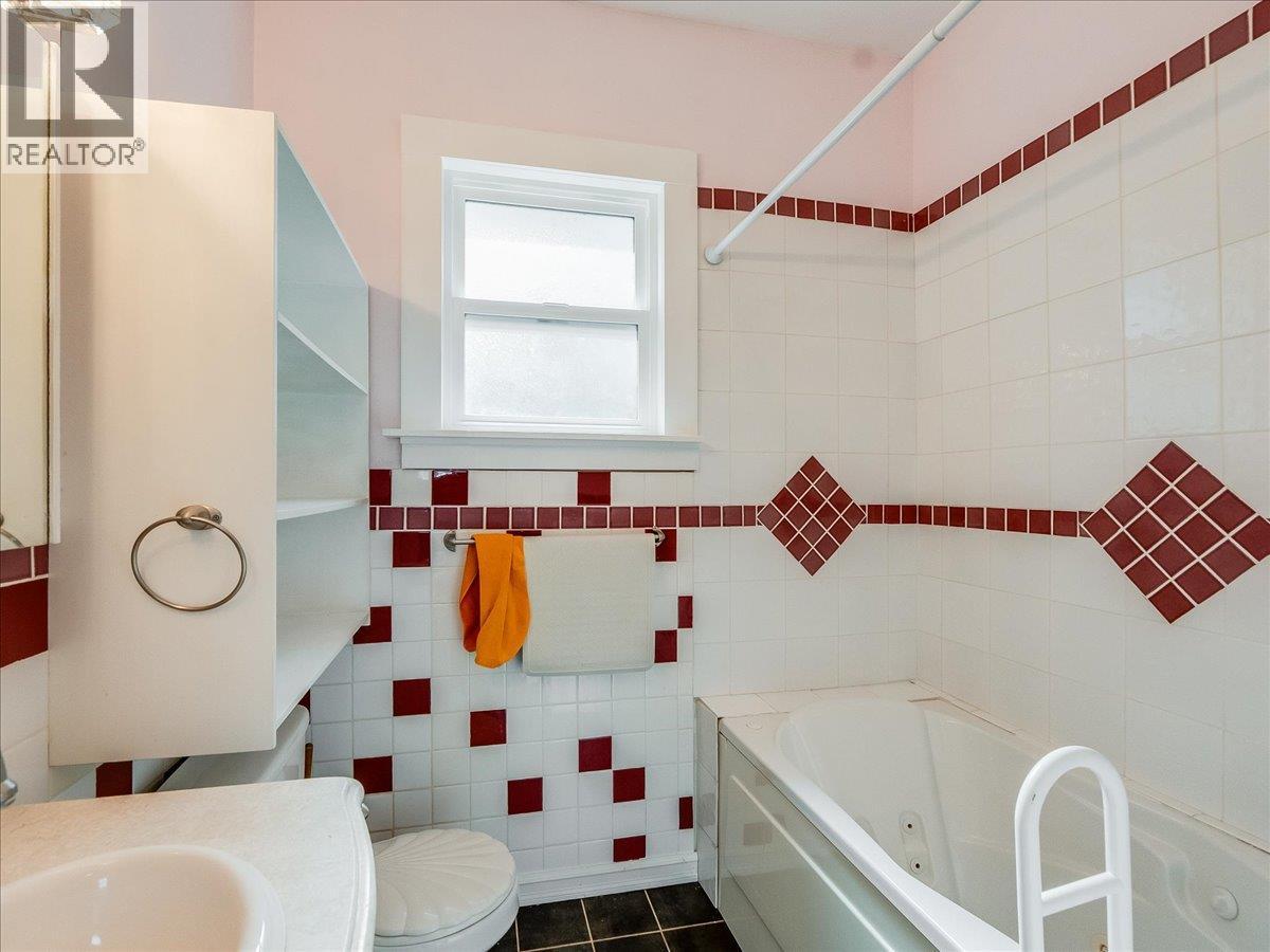 1472 Green Avenue Lane, Trail, British Columbia  V1R 4K2 - Photo 36 - 10383736