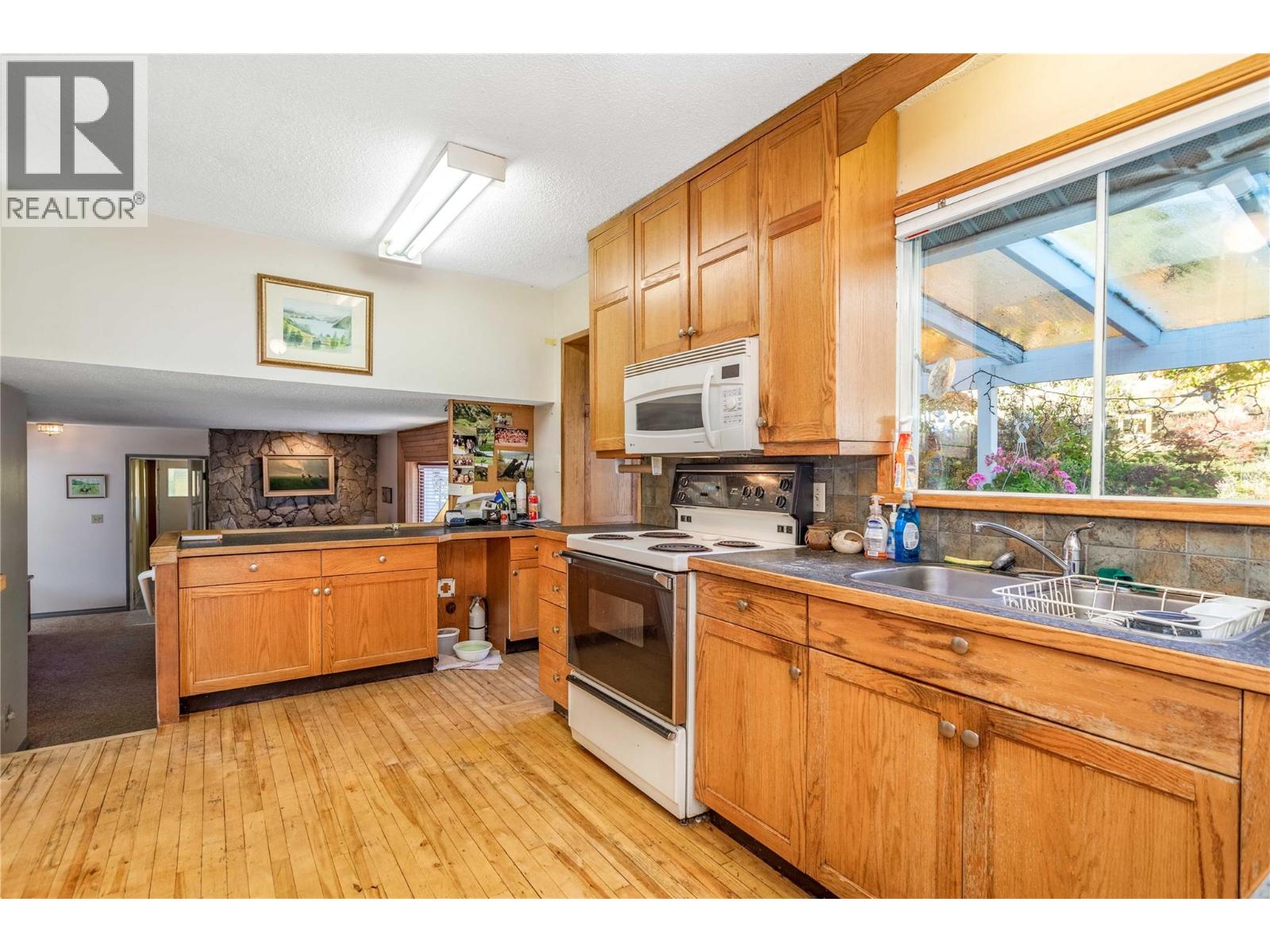 15370 Old Mission Road, Lake Country, British Columbia  V4V 2G5 - Photo 10 - 10382516