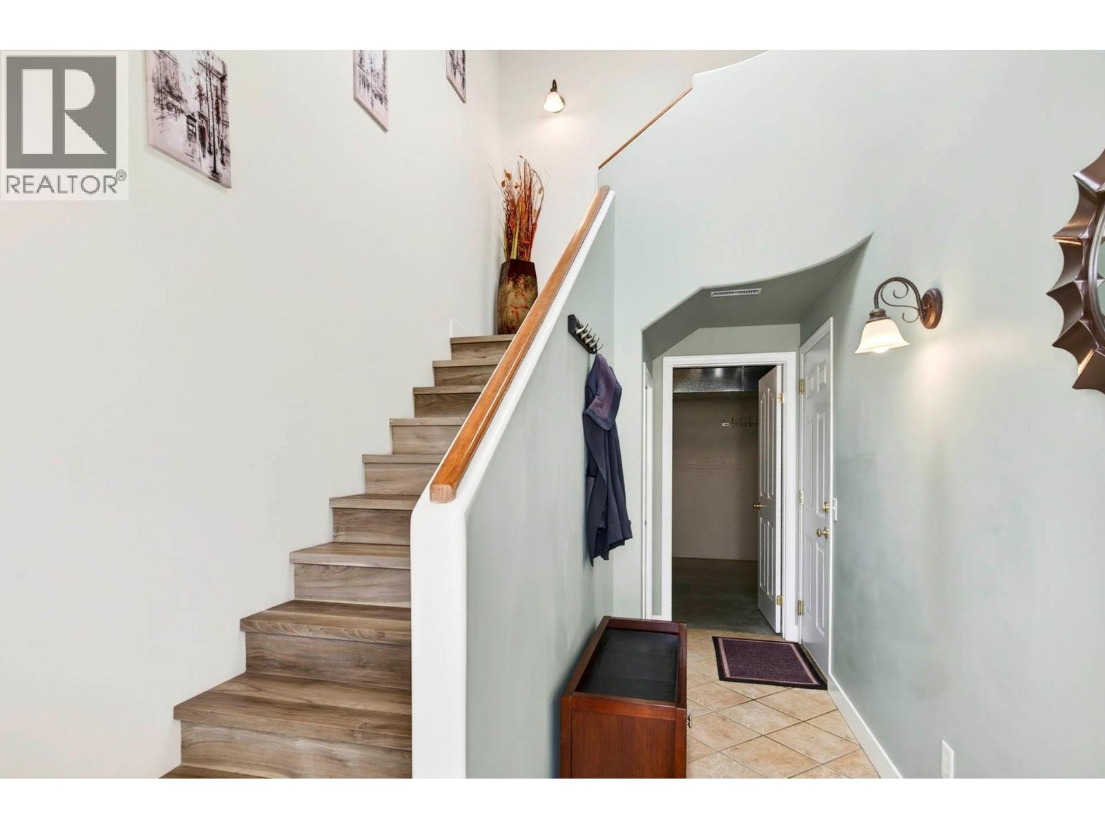 245 Whistler Drive Unit# 17, Kamloops, British Columbia  V2E 1W8 - Photo 3 - 10384072