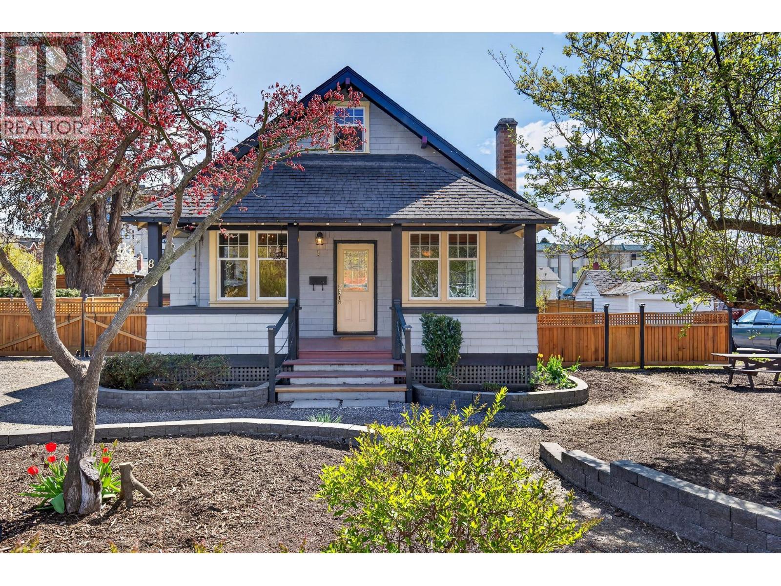 815 Lawrence Avenue, Kelowna, British Columbia  V1Y 6M1 - Photo 1 - 10381266