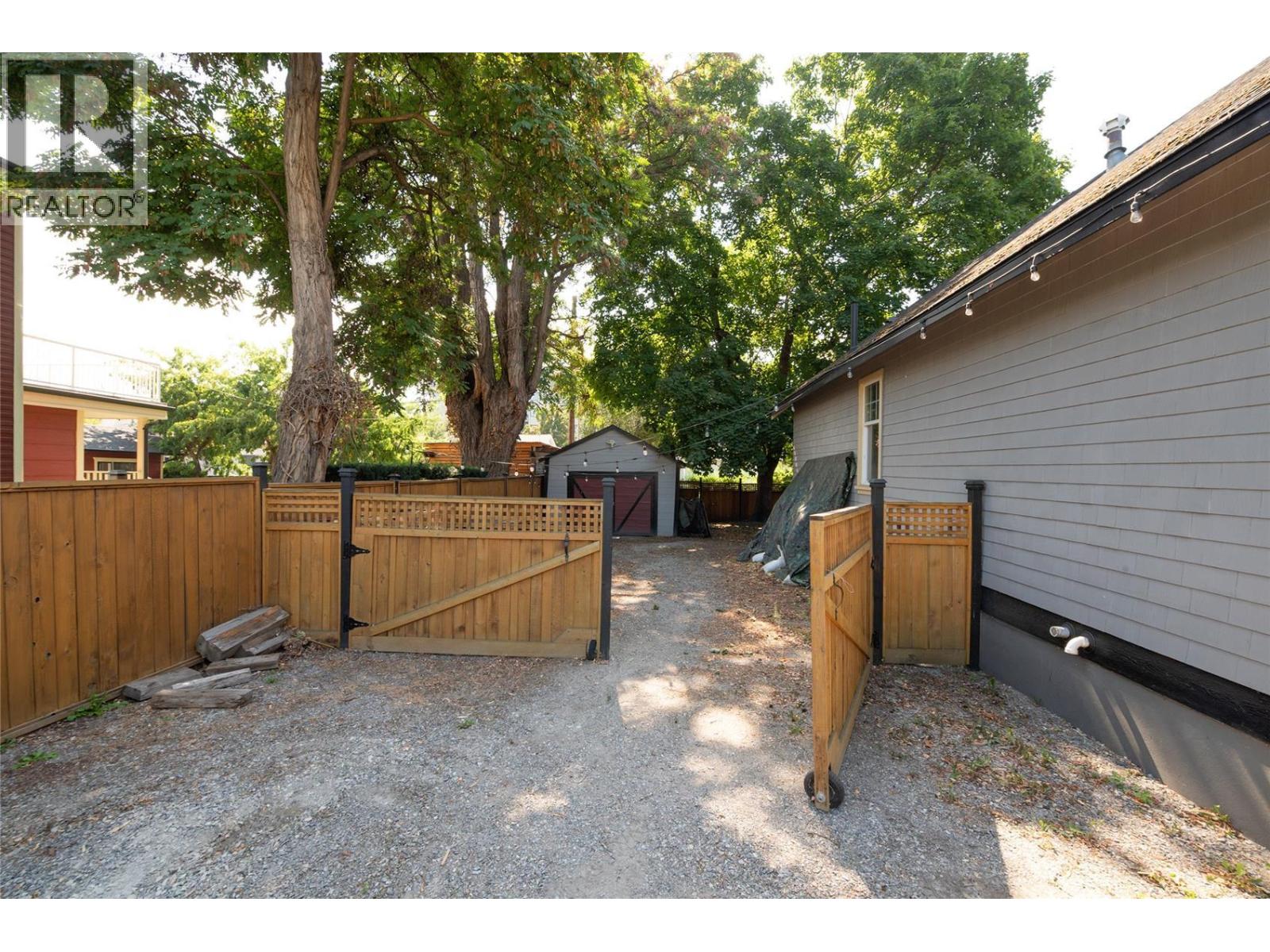 815 Lawrence Avenue, Kelowna, British Columbia  V1Y 6M1 - Photo 10 - 10381266