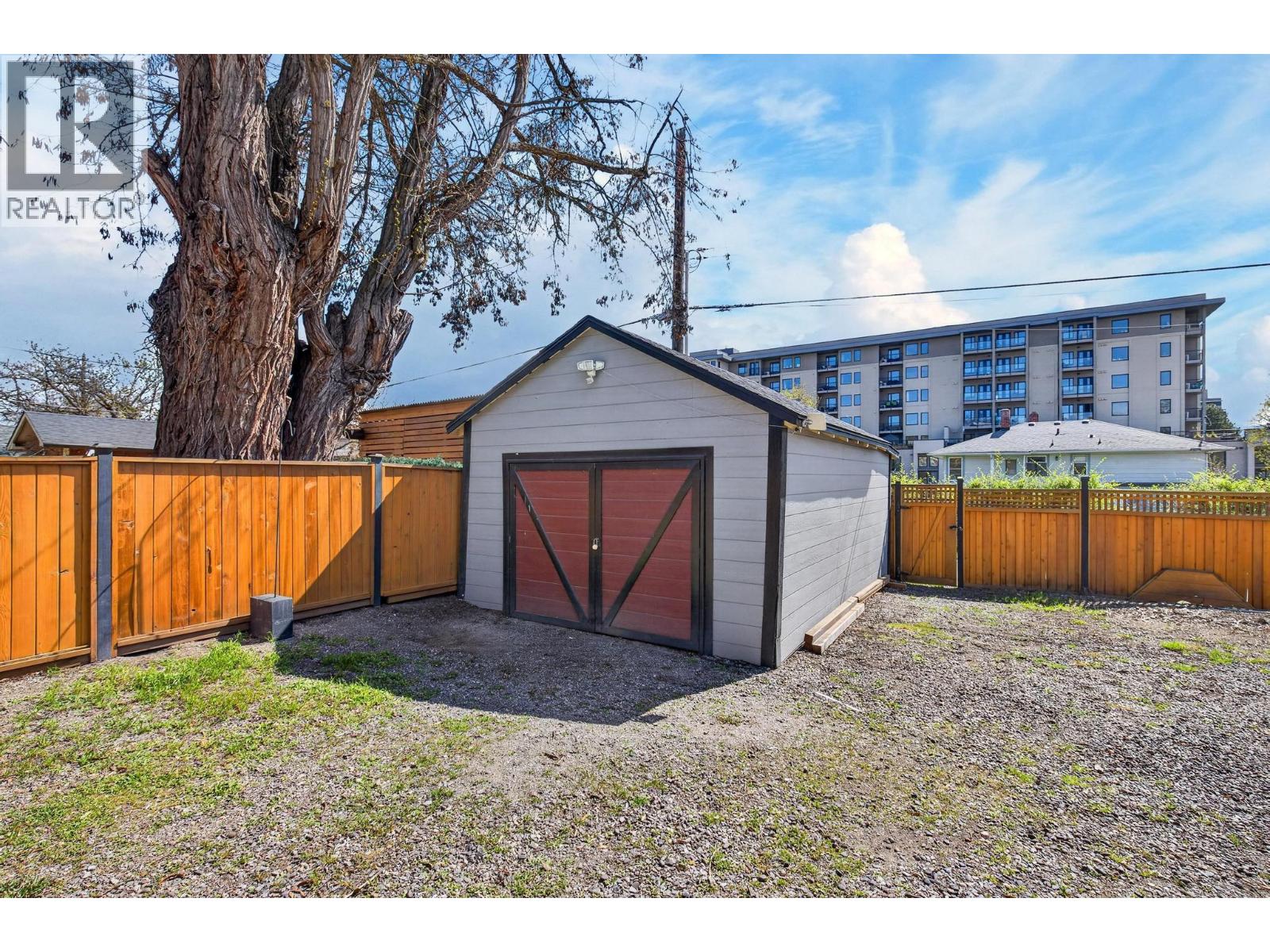 815 Lawrence Avenue, Kelowna, British Columbia  V1Y 6M1 - Photo 32 - 10381266