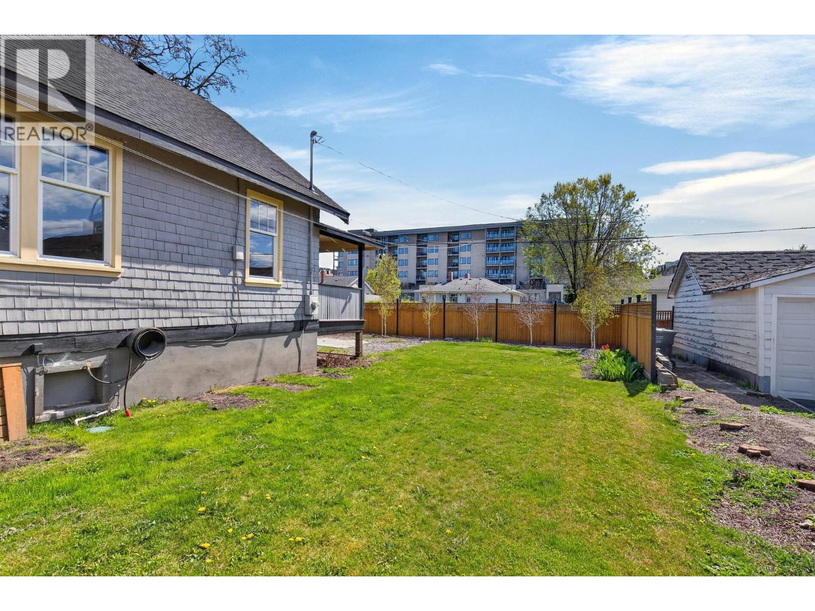 815 Lawrence Avenue, Kelowna, British Columbia  V1Y 6M1 - Photo 37 - 10381266