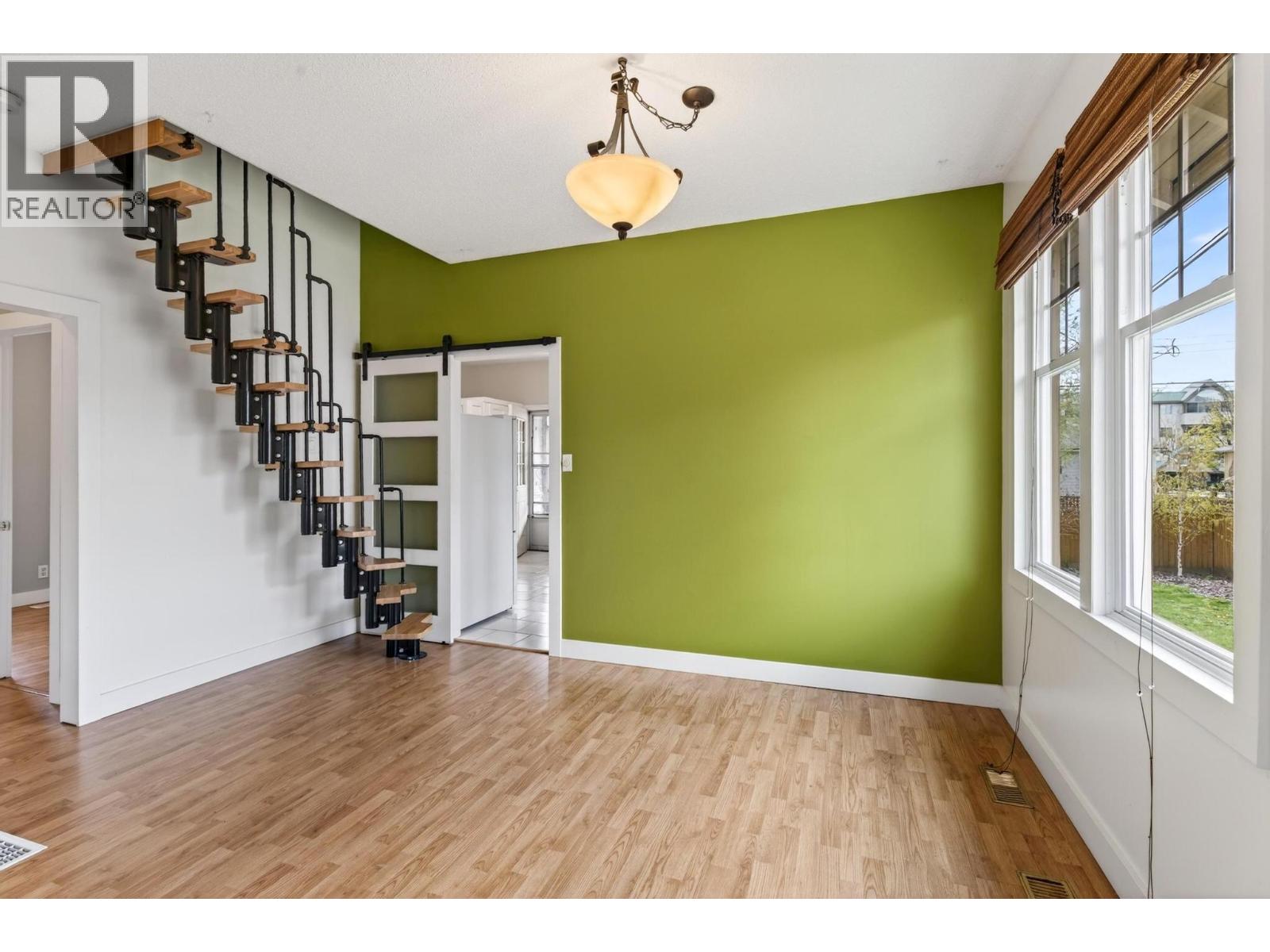 815 Lawrence Avenue, Kelowna, British Columbia  V1Y 6M1 - Photo 4 - 10381266