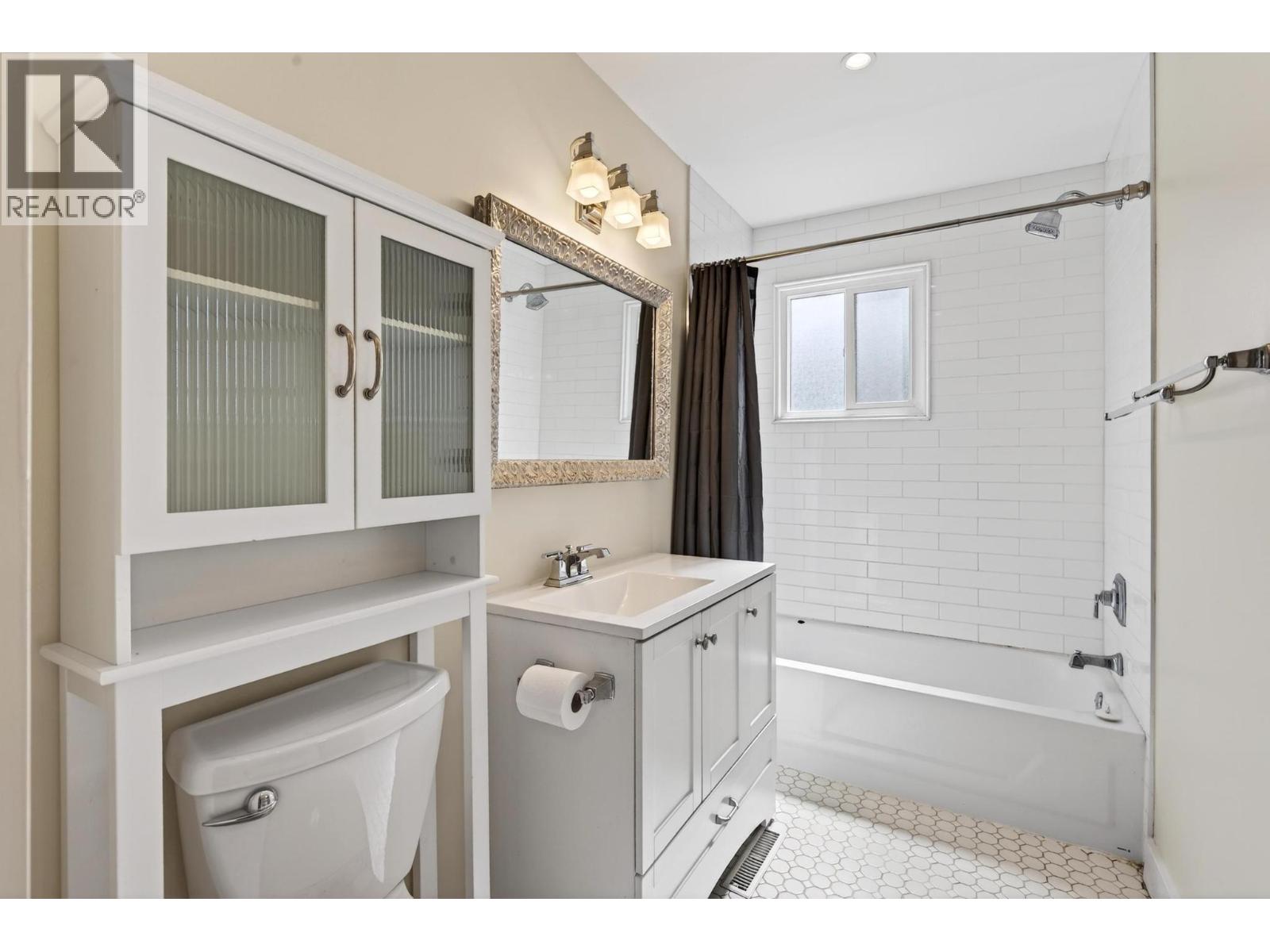 815 Lawrence Avenue, Kelowna, British Columbia  V1Y 6M1 - Photo 8 - 10381266