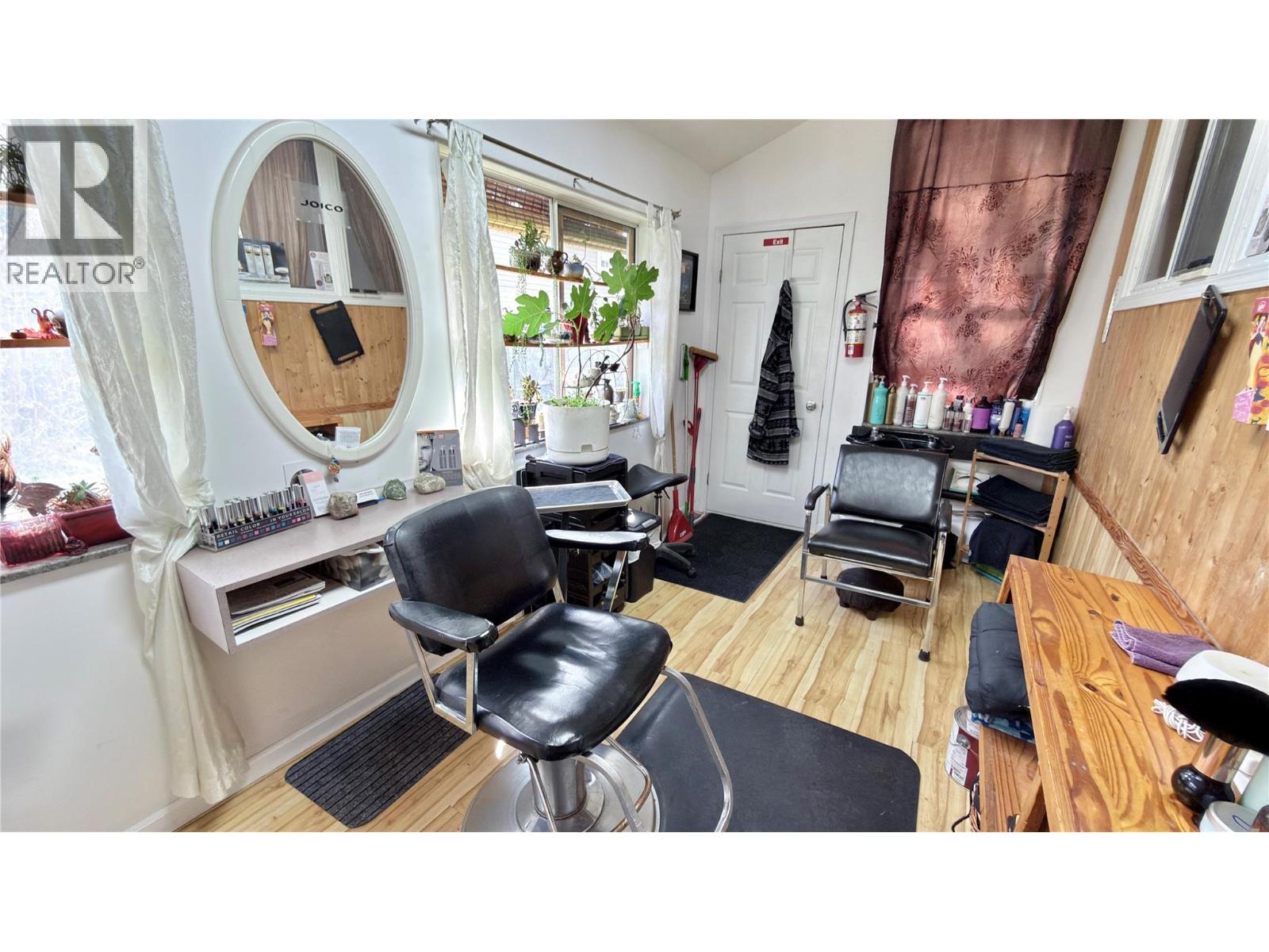 670 Central Avenue, Midway, British Columbia  V0H 1M0 - Photo 18 - 10384050