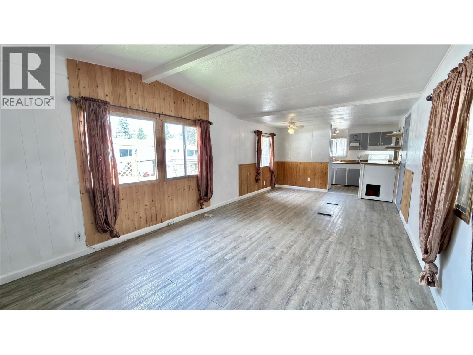 670 Central Avenue, Midway, British Columbia  V0H 1M0 - Photo 23 - 10384050