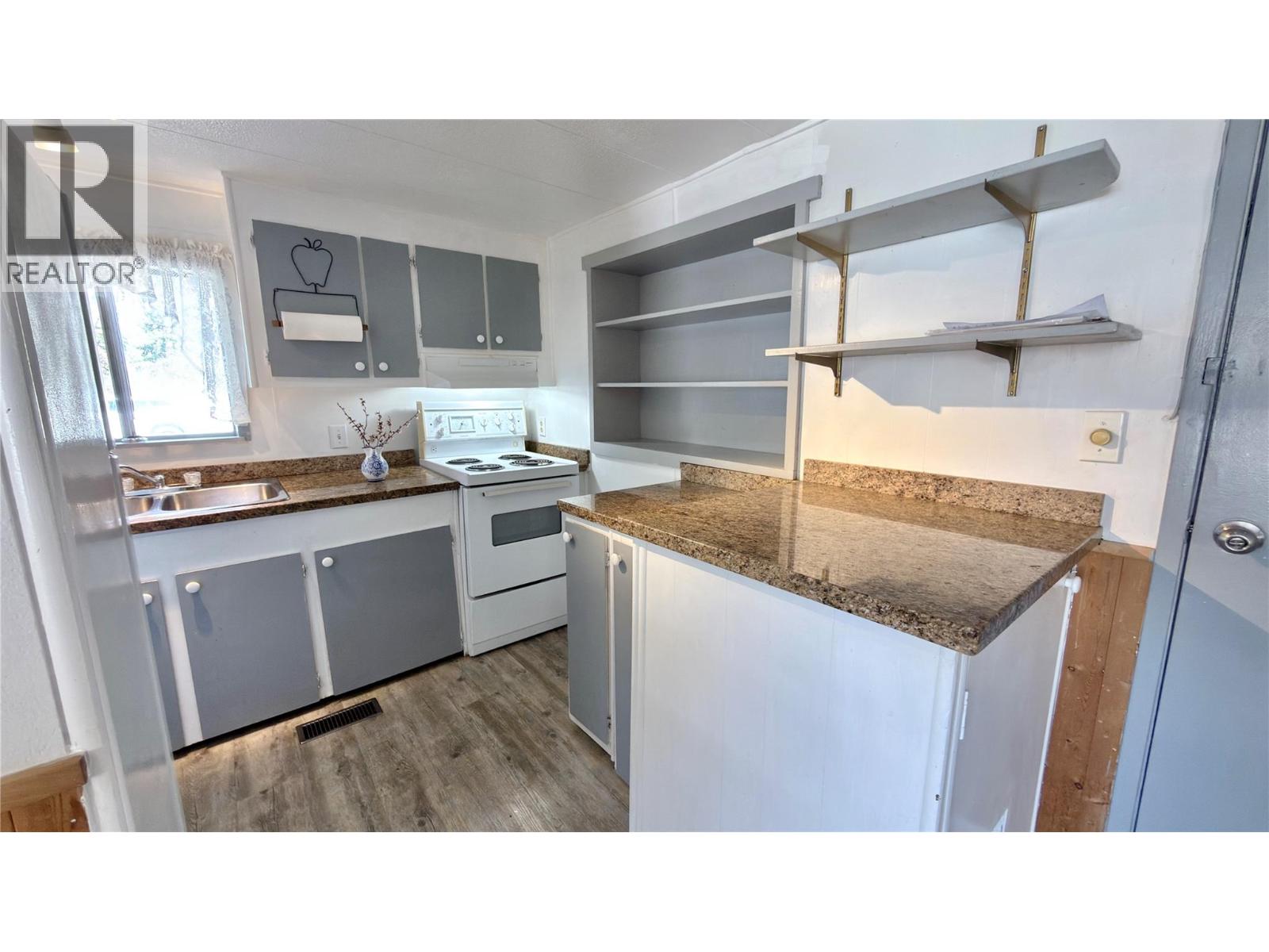 670 Central Avenue, Midway, British Columbia  V0H 1M0 - Photo 25 - 10384050