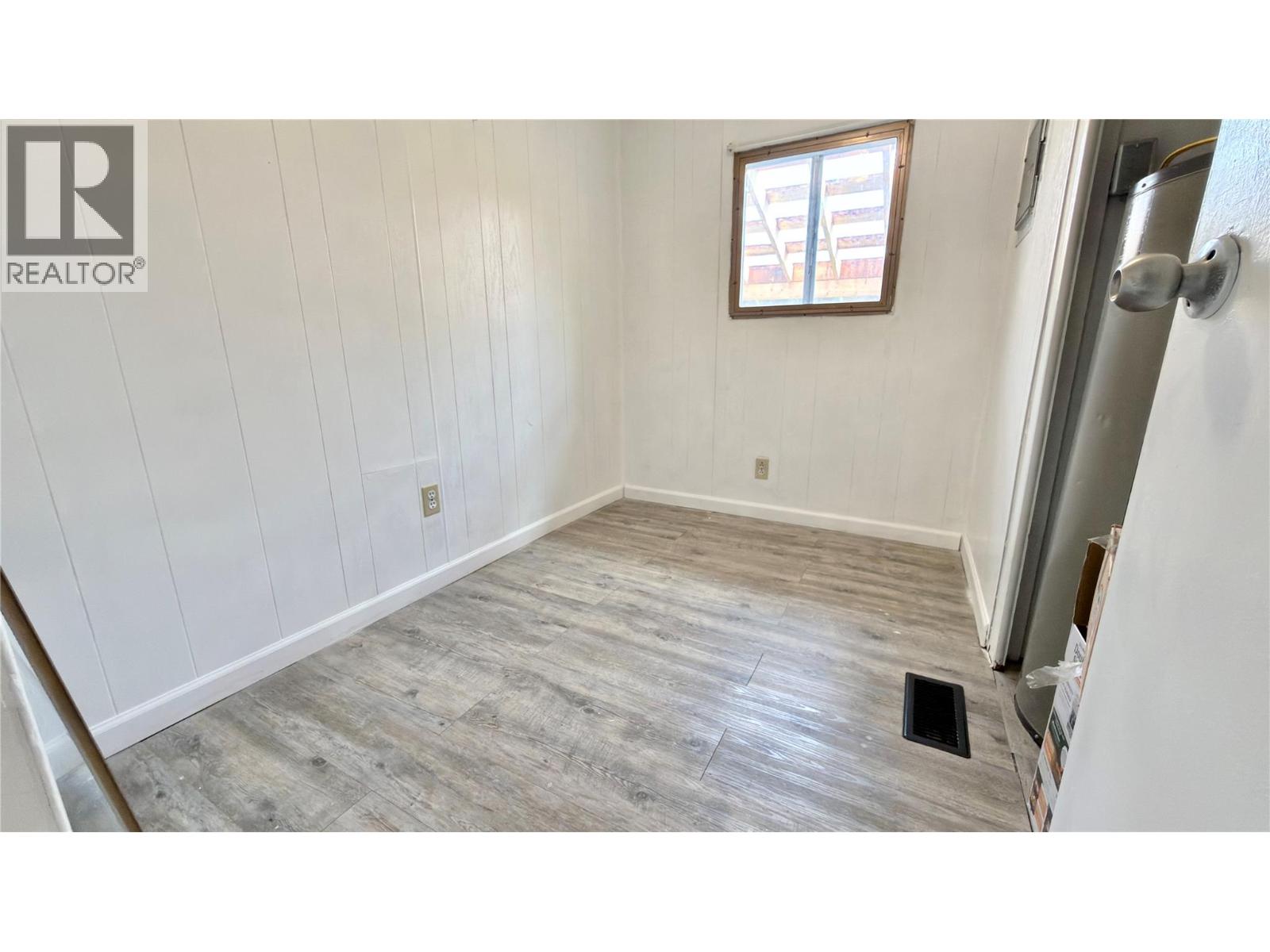 670 Central Avenue, Midway, British Columbia  V0H 1M0 - Photo 28 - 10384050