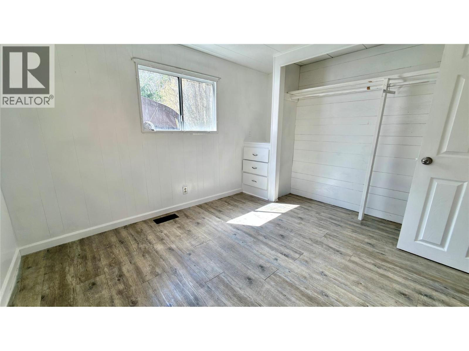 670 Central Avenue, Midway, British Columbia  V0H 1M0 - Photo 33 - 10384050