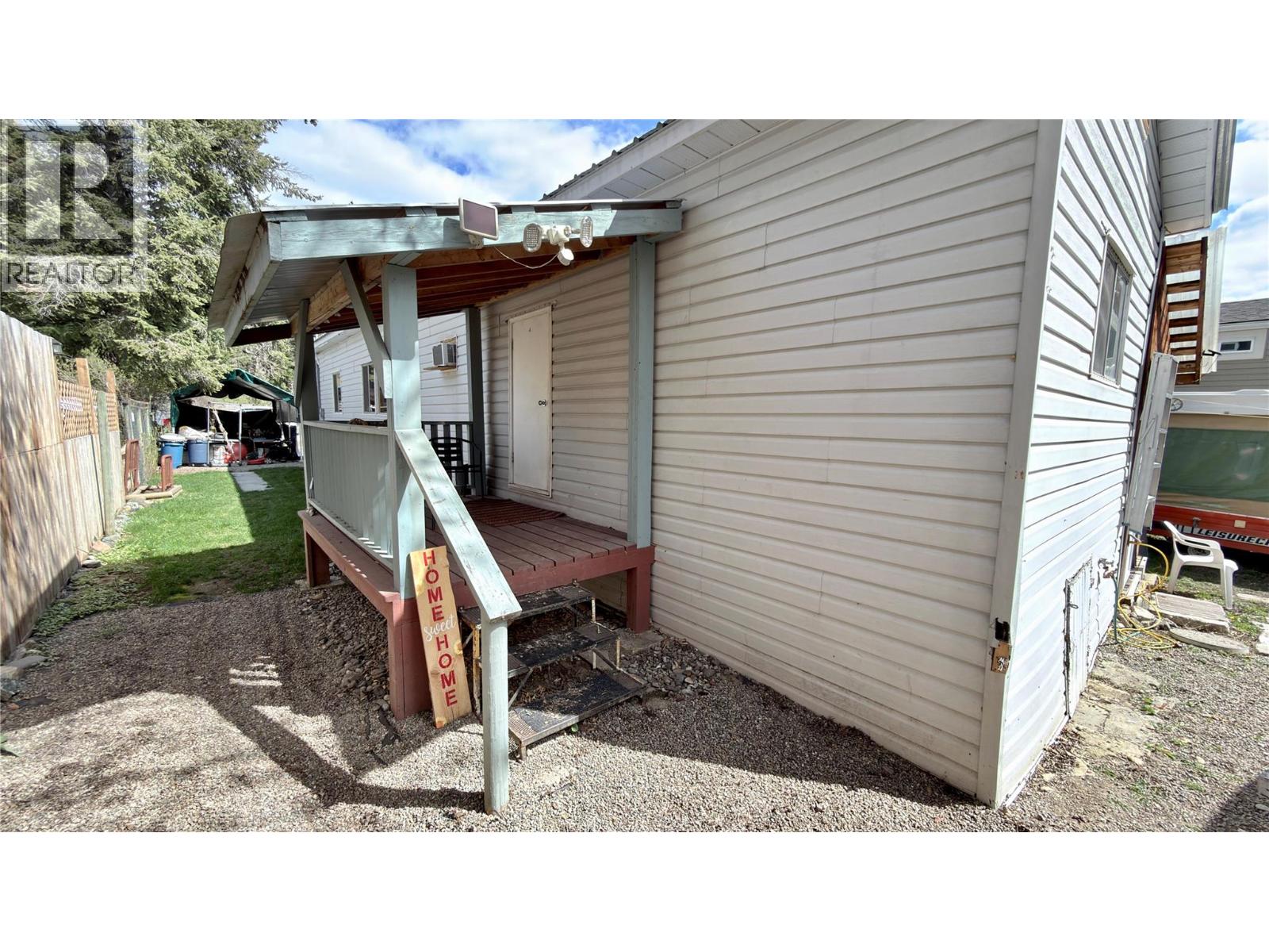 670 Central Avenue, Midway, British Columbia  V0H 1M0 - Photo 7 - 10384050