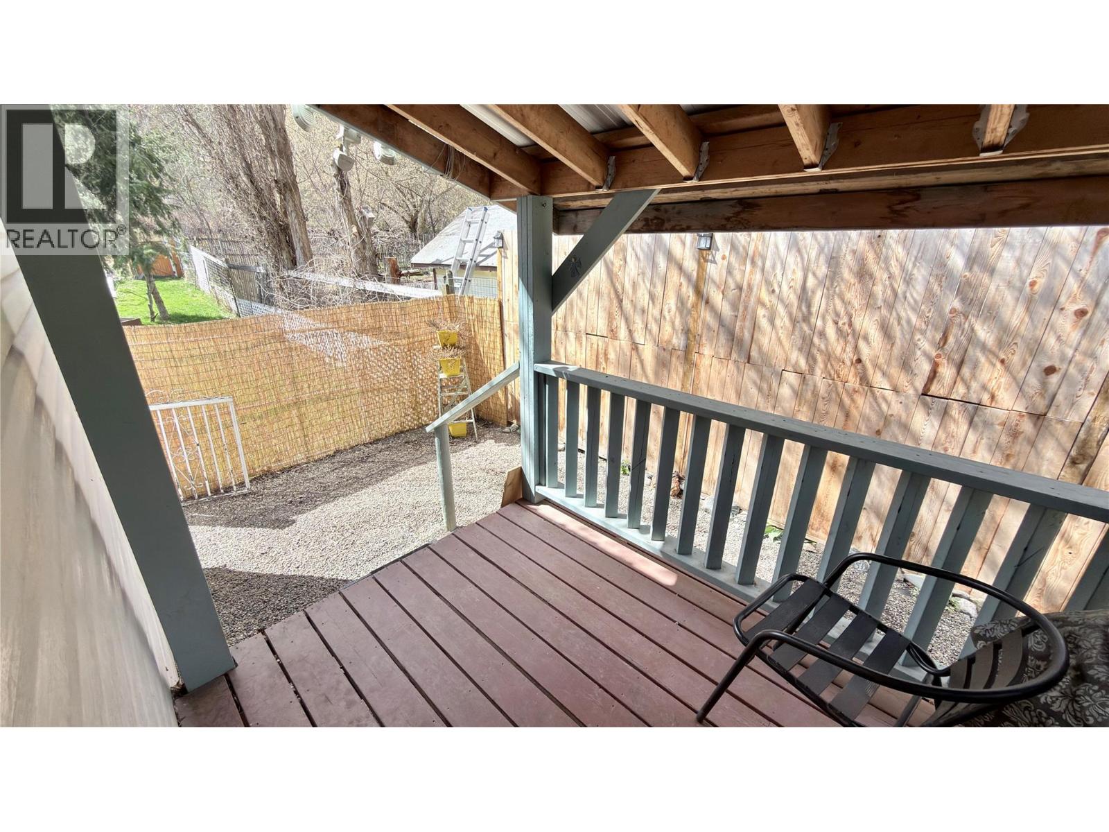 670 Central Avenue, Midway, British Columbia  V0H 1M0 - Photo 8 - 10384050