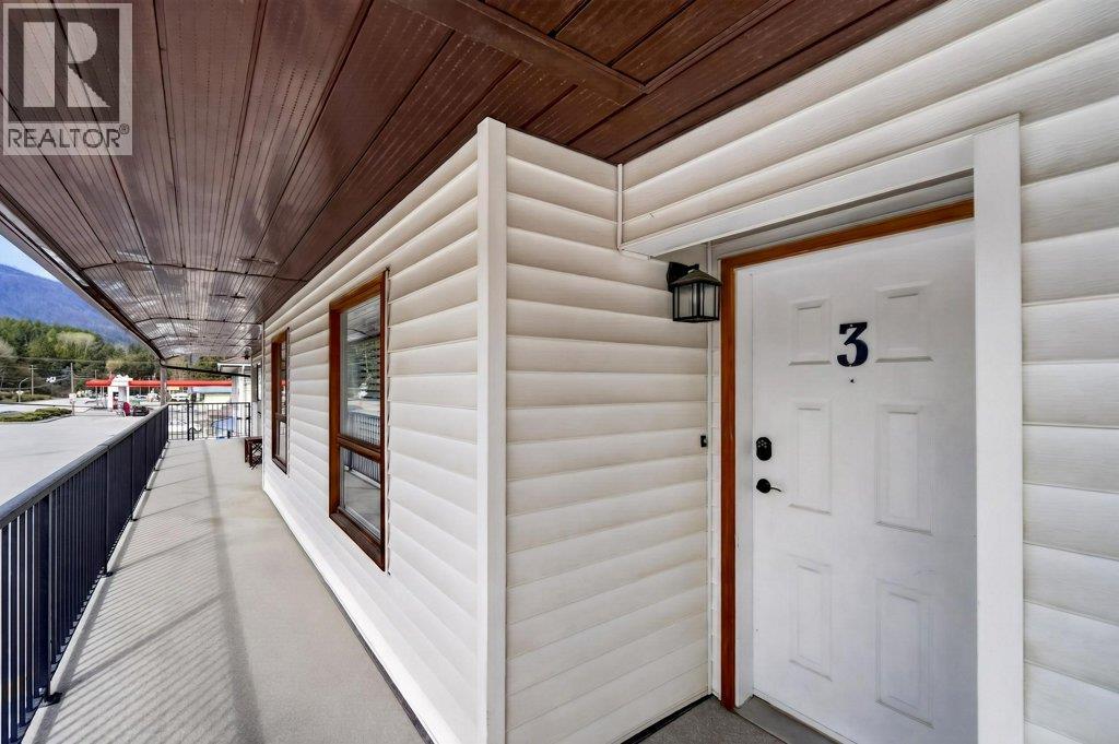 1261 Trans Canada Highway Unit# 3, Sorrento, British Columbia  V0E 2W0 - Photo 3 - 10383488