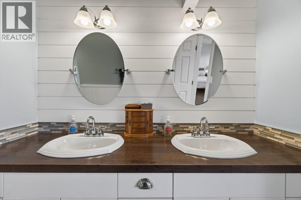 1261 Trans Canada Highway Unit# 3, Sorrento, British Columbia  V0E 2W0 - Photo 53 - 10383488