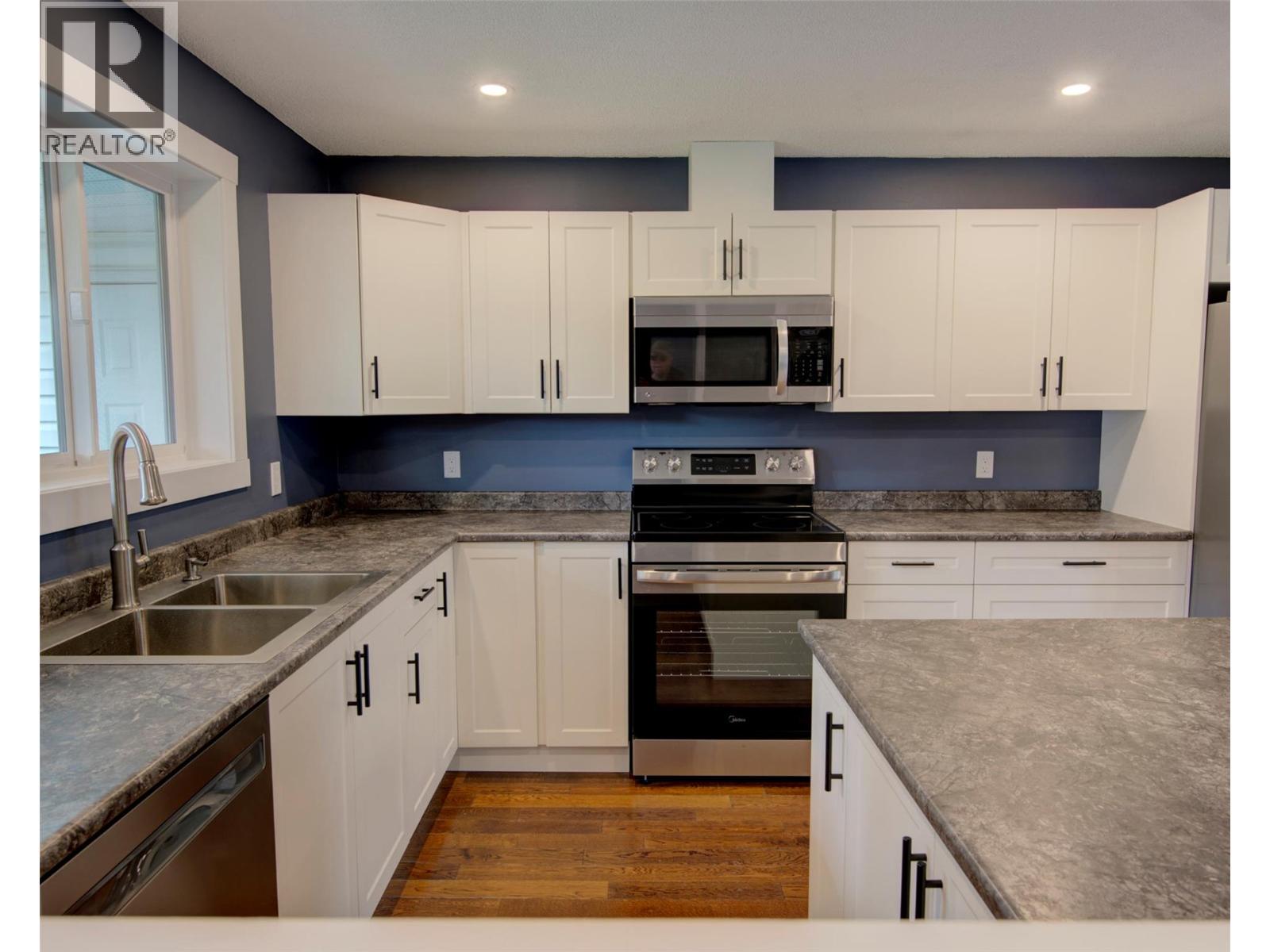 2755 Balsam Lane, Lumby, British Columbia  V0E 2G5 - Photo 10 - 10384051