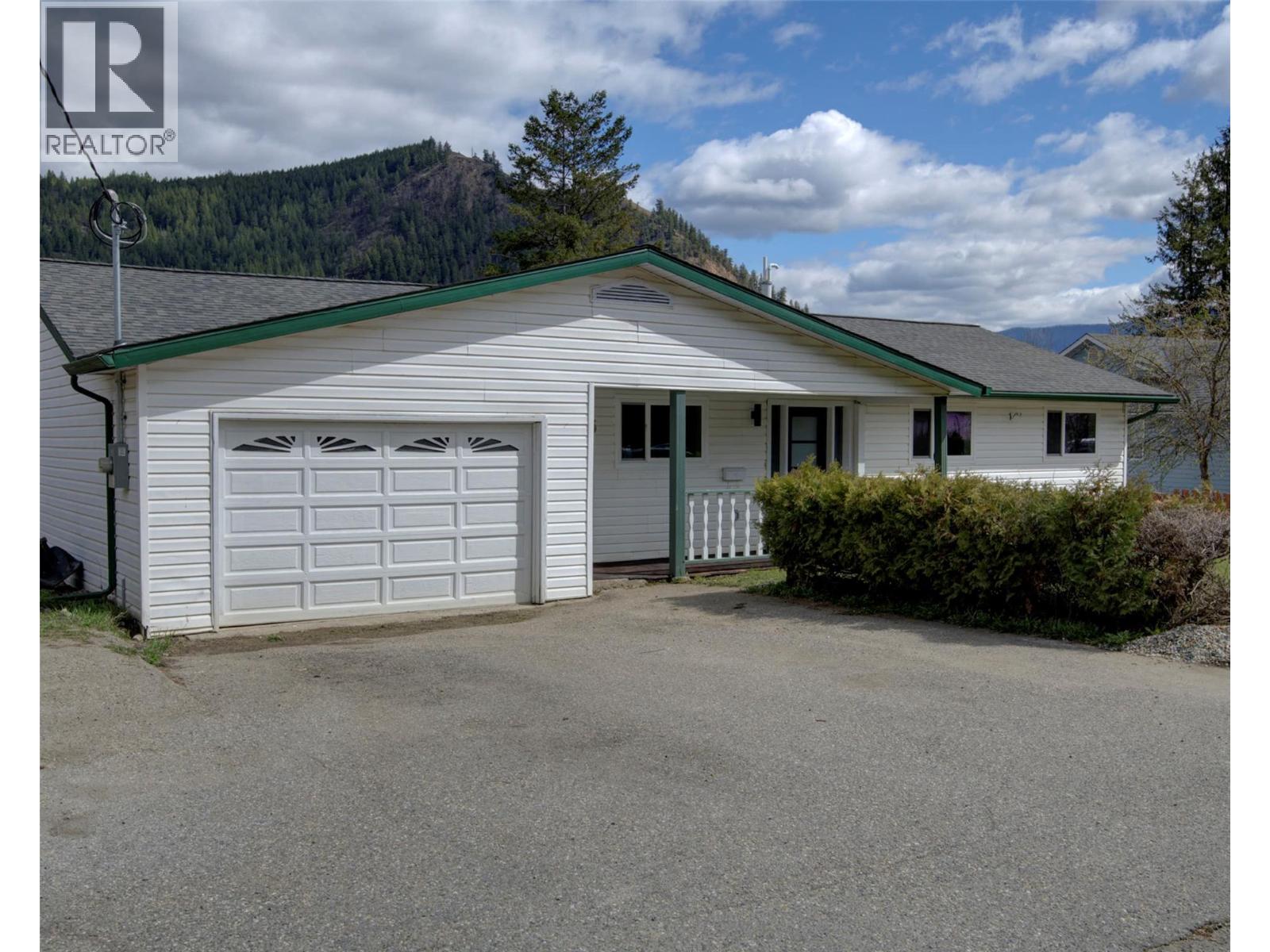 2755 Balsam Lane, Lumby, British Columbia  V0E 2G5 - Photo 41 - 10384051