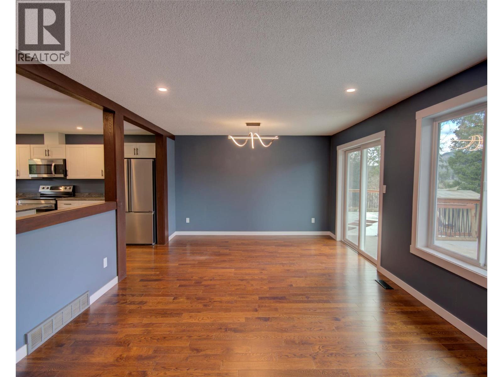 2755 Balsam Lane, Lumby, British Columbia  V0E 2G5 - Photo 5 - 10384051