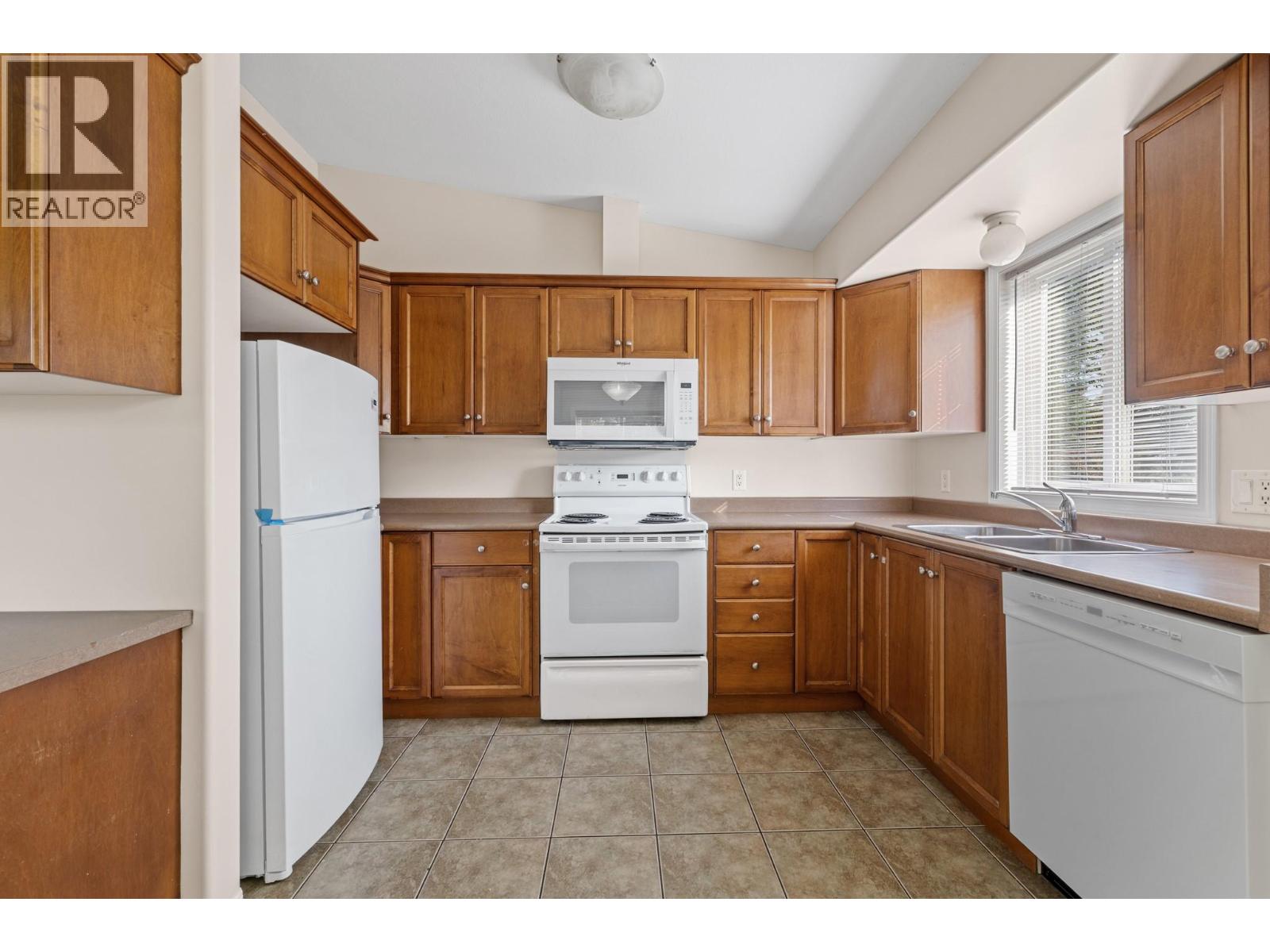 1320 Graham Street, Kelowna, British Columbia  V1Y 9X7 - Photo 11 - 10383809