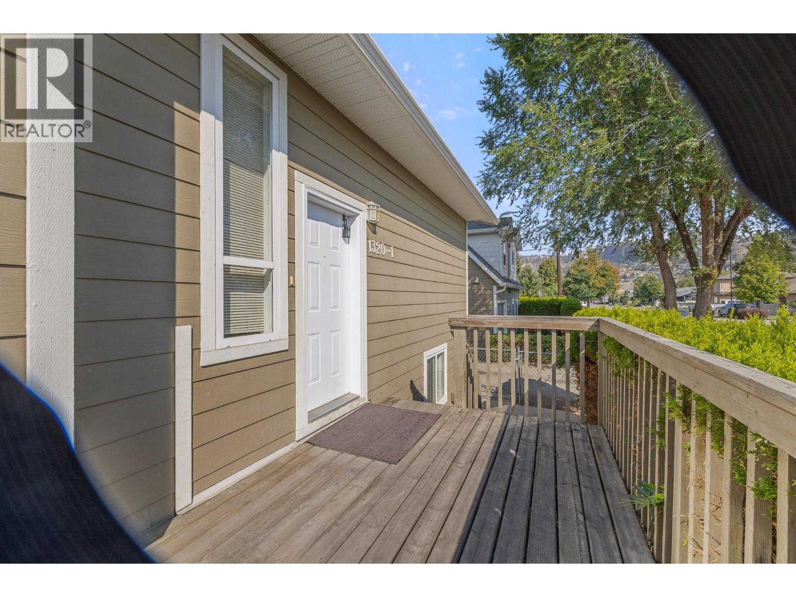 1320 Graham Street, Kelowna, British Columbia  V1Y 9X7 - Photo 6 - 10383809