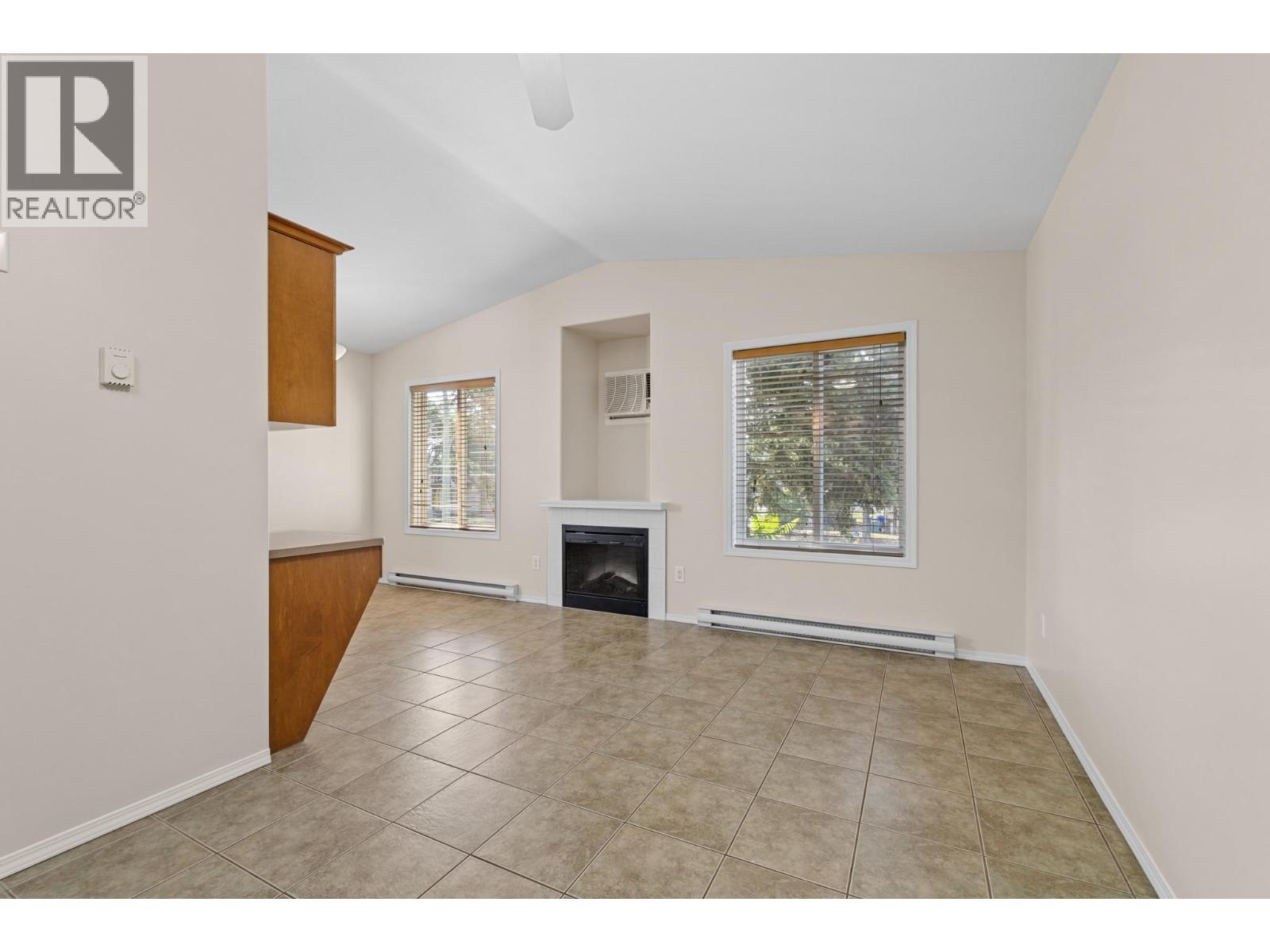 1320 Graham Street, Kelowna, British Columbia  V1Y 9X7 - Photo 9 - 10383809