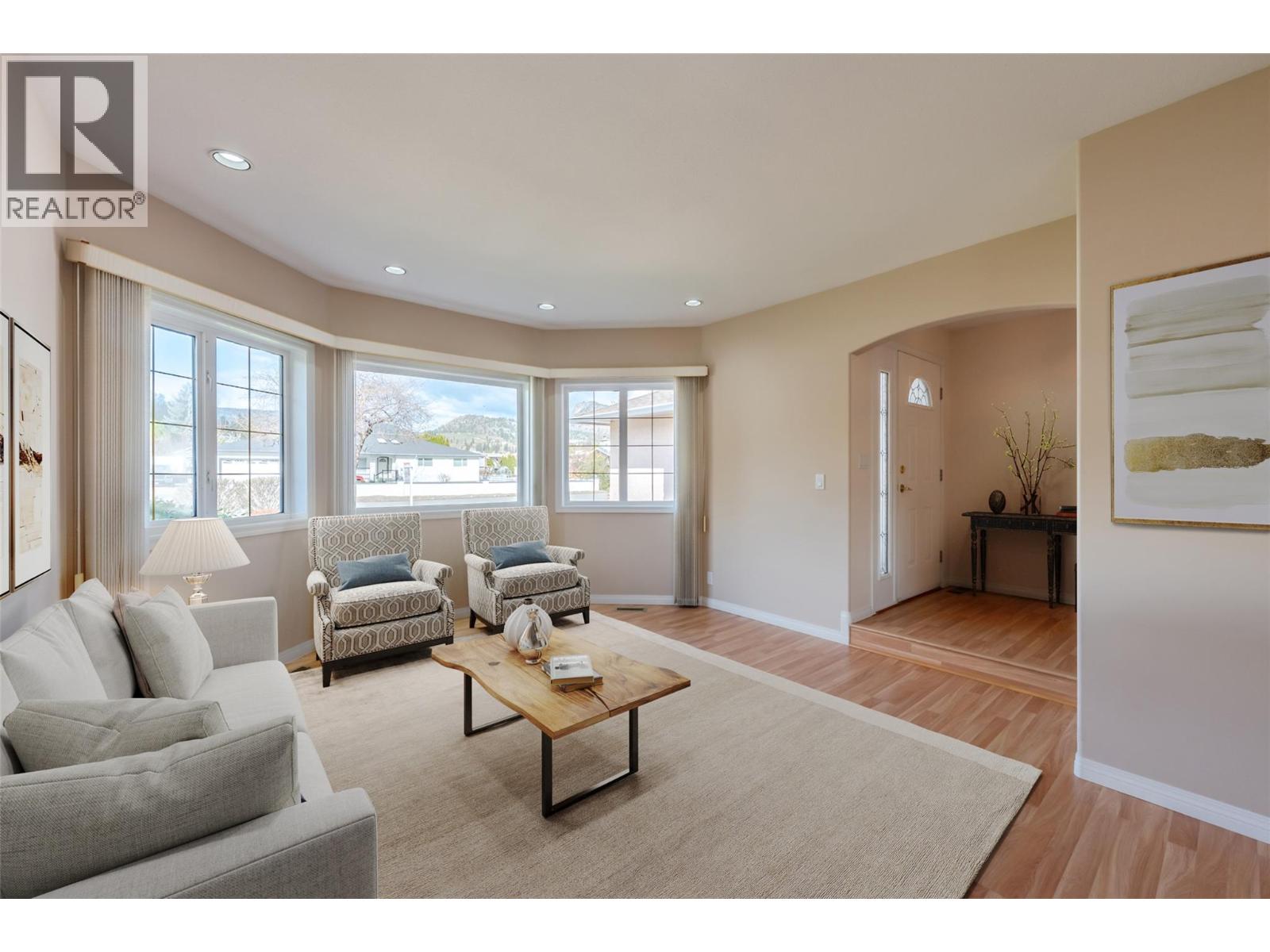 5001 Weldon Avenue, Summerland, British Columbia  V0H 1Z9 - Photo 2 - 10384124