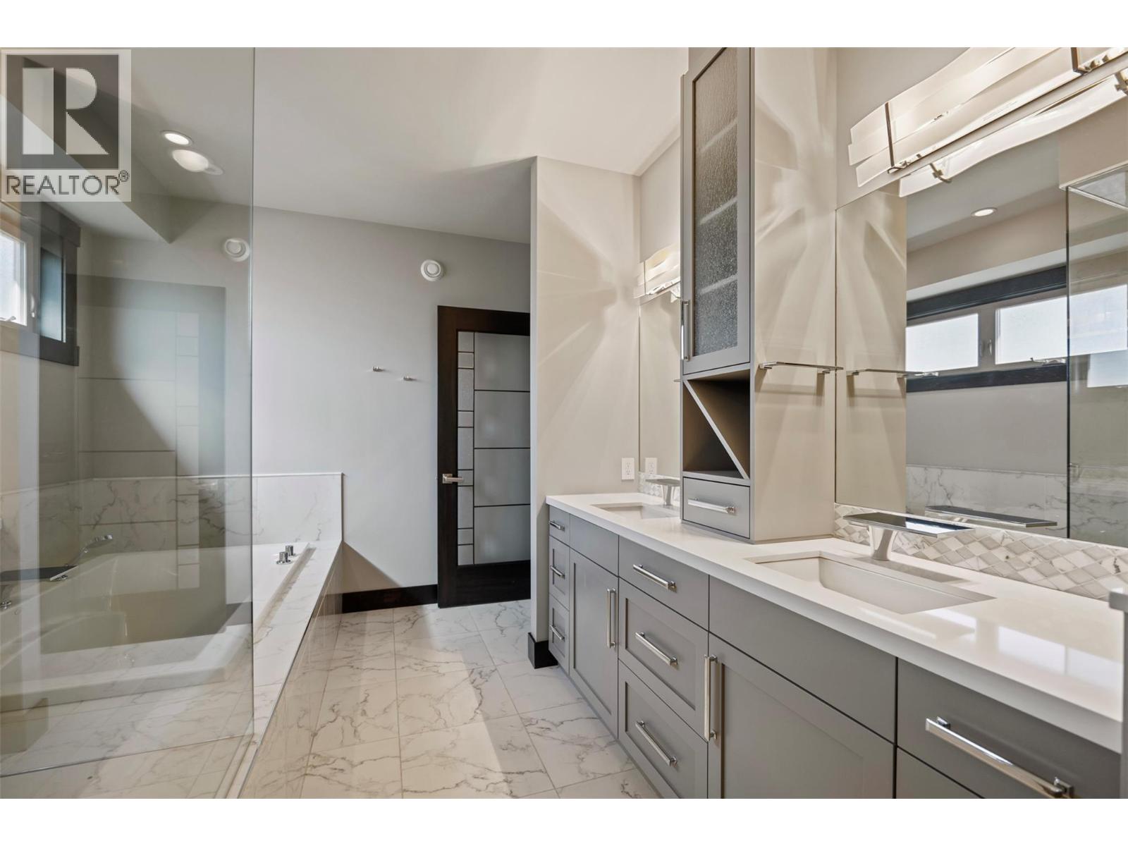 265 Holloway Drive, Kamloops, British Columbia  V1S 0B3 - Photo 43 - 10384007