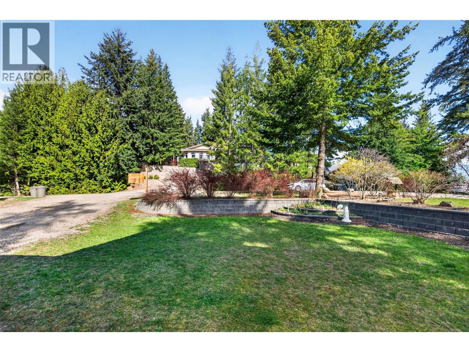 2403 Mount Tuam Crescent, Sorrento, British Columbia  V0E 2W2 - Photo 5 - 10383836