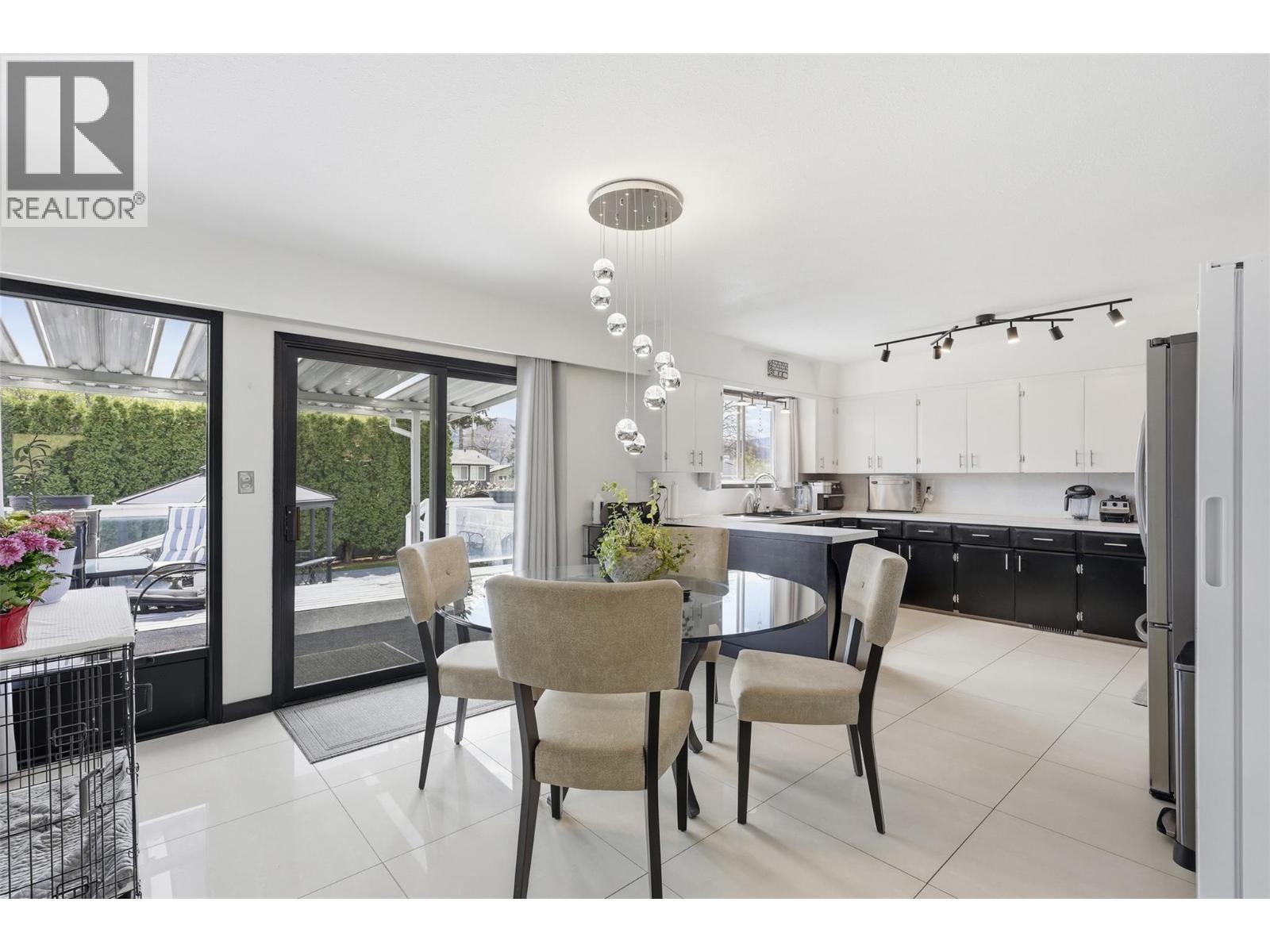 2165 Ponderosa Avenue, Kamloops, British Columbia  V2B 4V8 - Photo 13 - 10383696