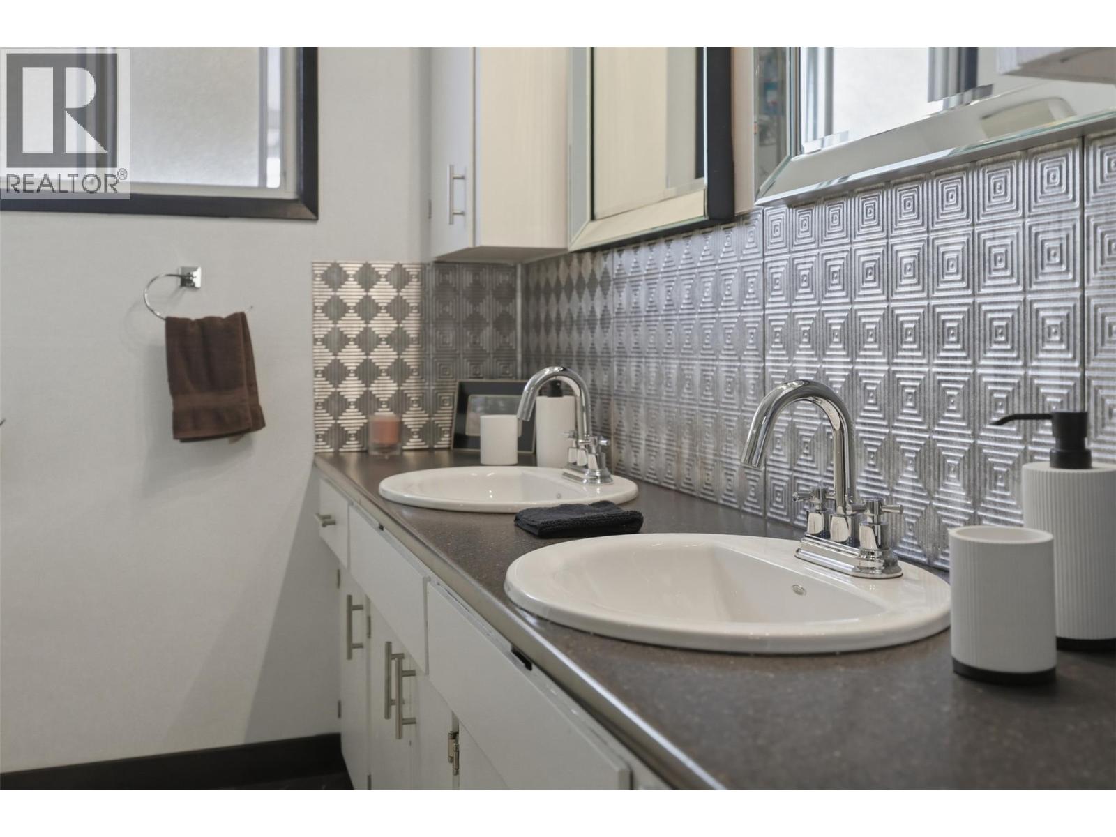 2165 Ponderosa Avenue, Kamloops, British Columbia  V2B 4V8 - Photo 29 - 10383696