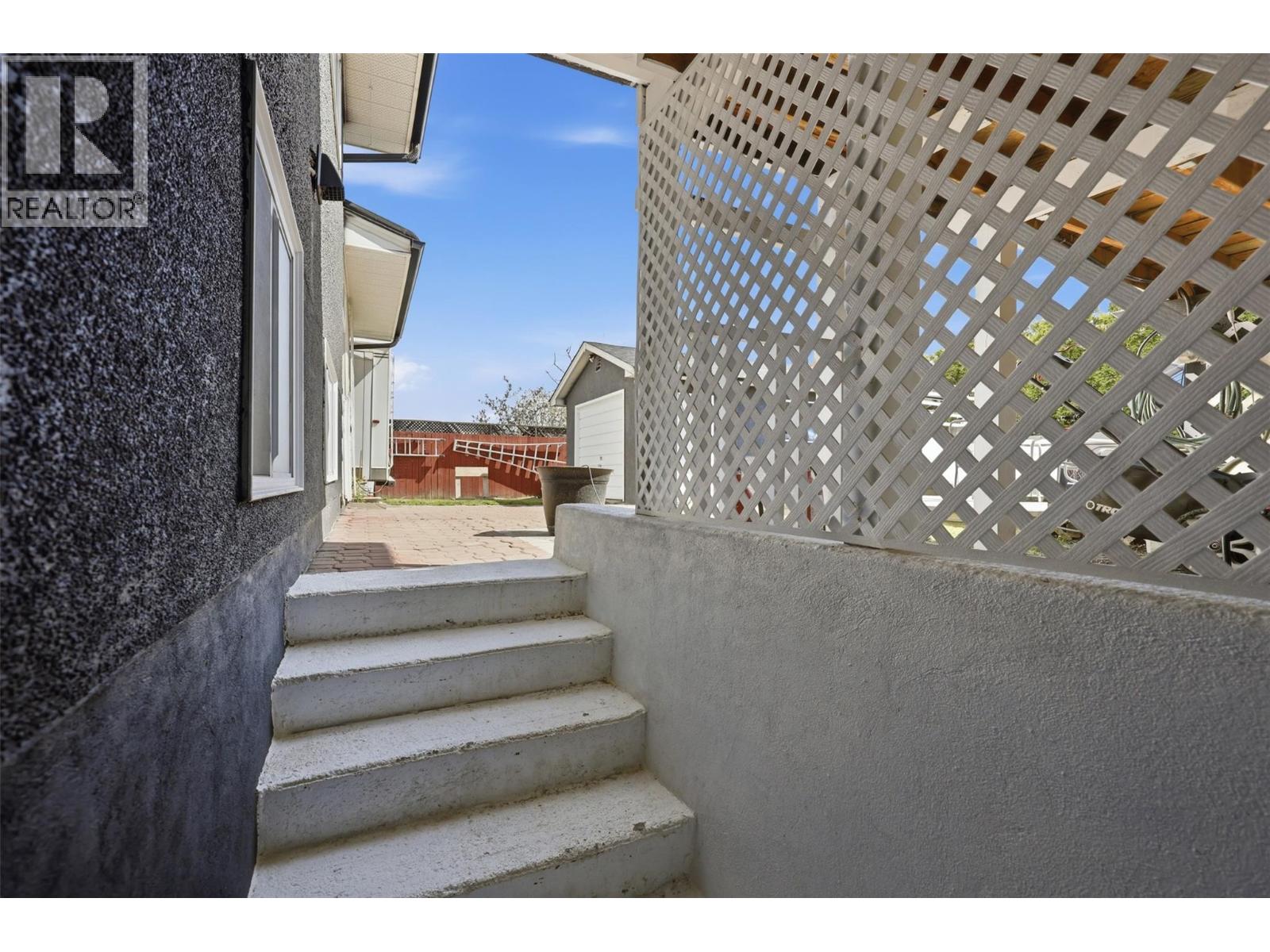 2165 Ponderosa Avenue, Kamloops, British Columbia  V2B 4V8 - Photo 49 - 10383696