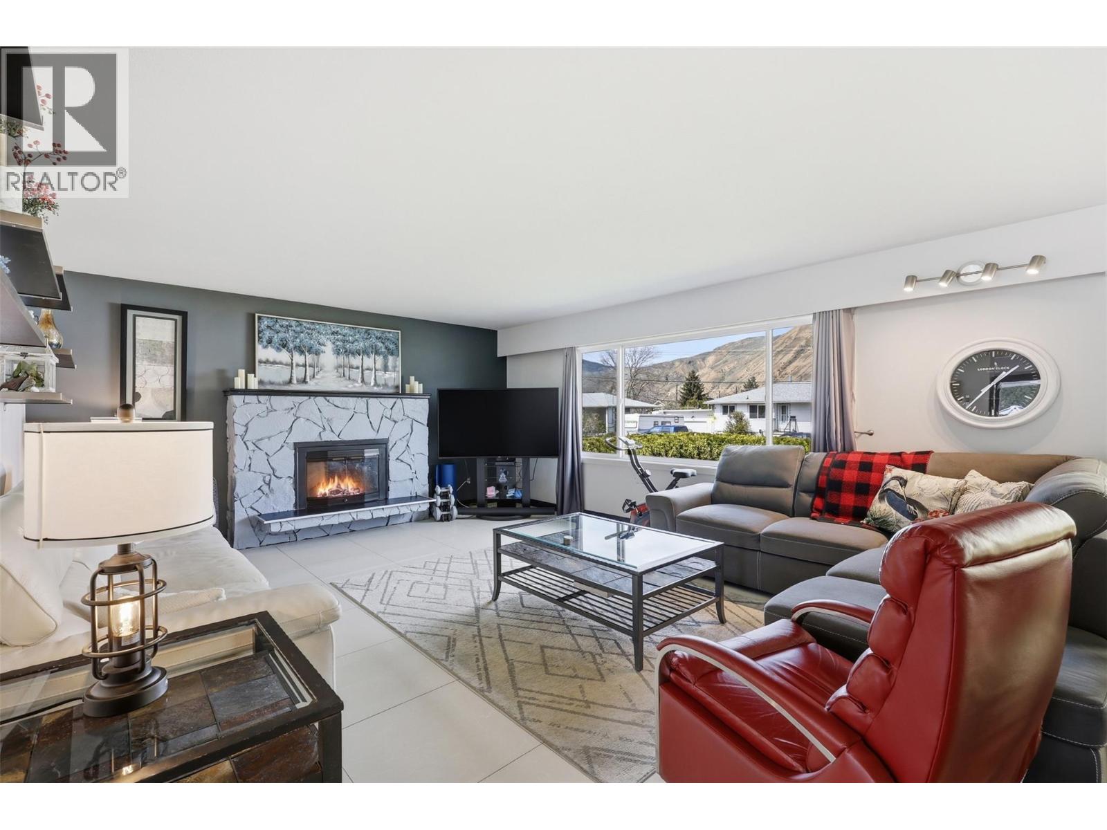 2165 Ponderosa Avenue, Kamloops, British Columbia  V2B 4V8 - Photo 8 - 10383696