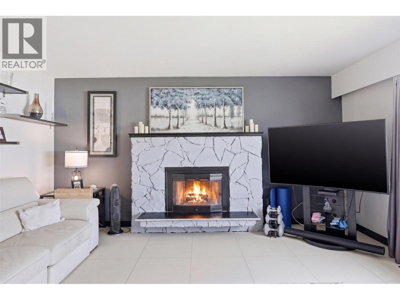 2165 Ponderosa Avenue, Kamloops, British Columbia  V2B 4V8 - Photo 9 - 10383696