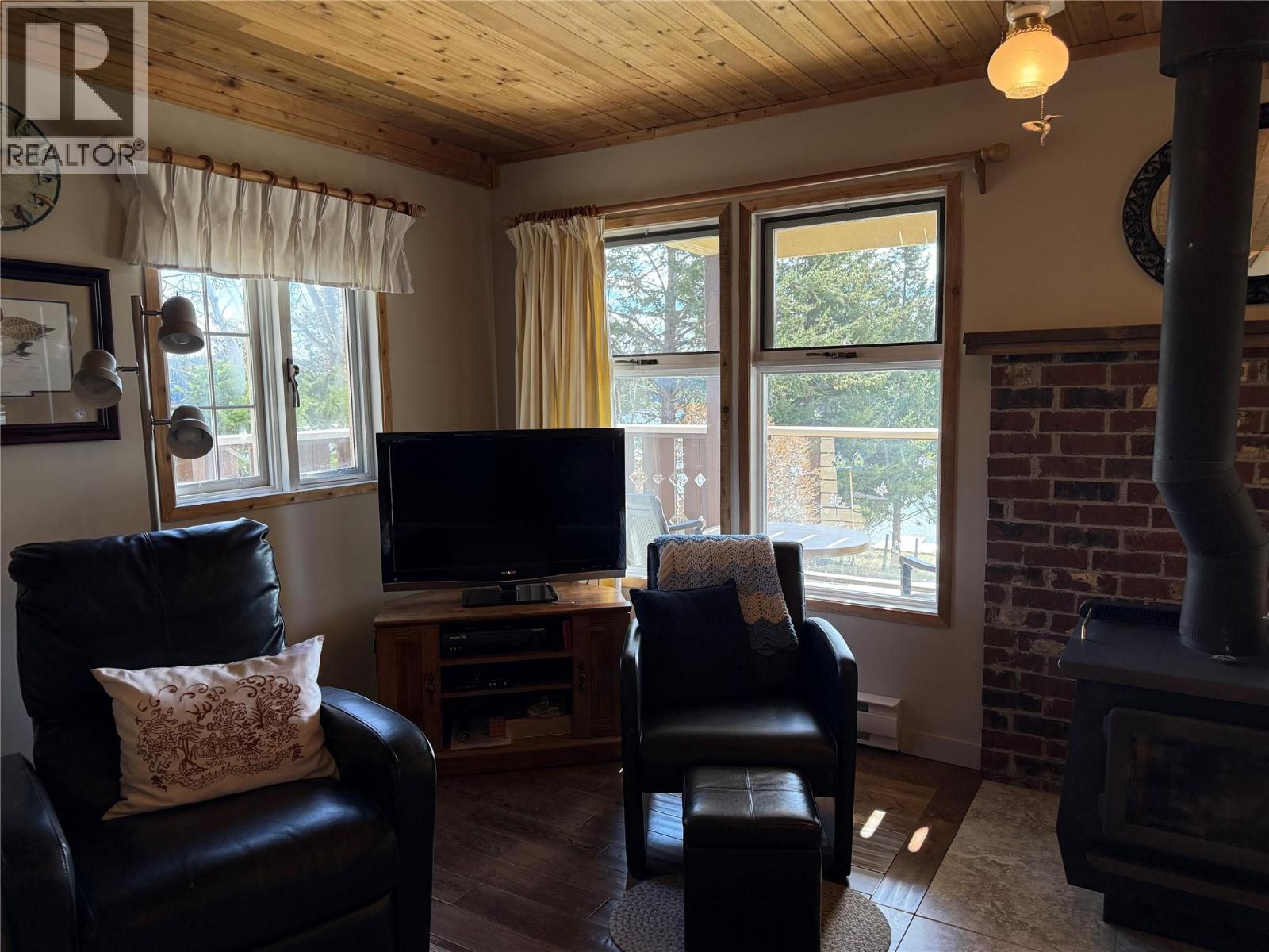 5008 Lauder Road, Merritt, British Columbia  V1K 1B8 - Photo 8 - 10383486