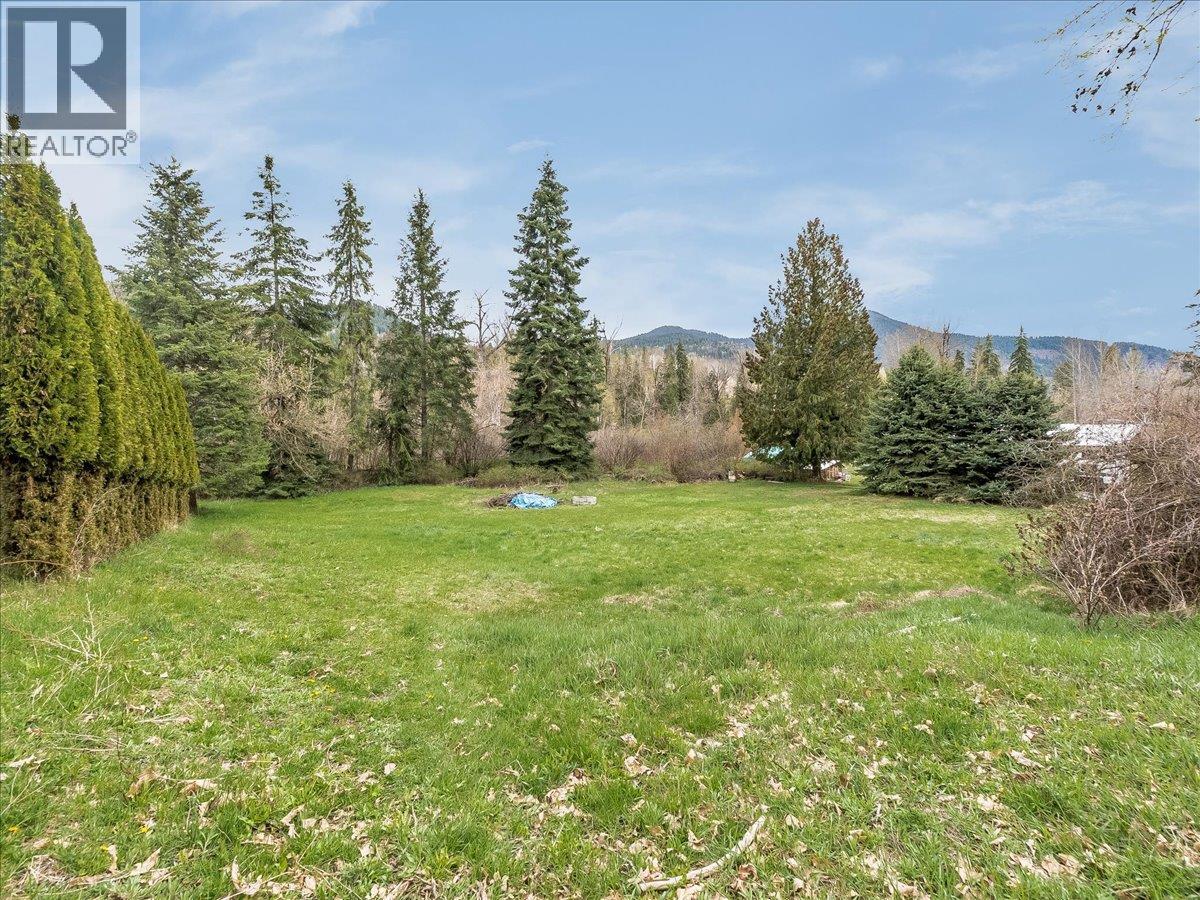 1500 3b Hwy, Fruitvale, British Columbia  V0G 1L1 - Photo 12 - 10384129