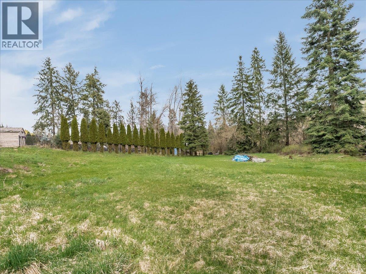 1500 3b Hwy, Fruitvale, British Columbia  V0G 1L1 - Photo 16 - 10384129