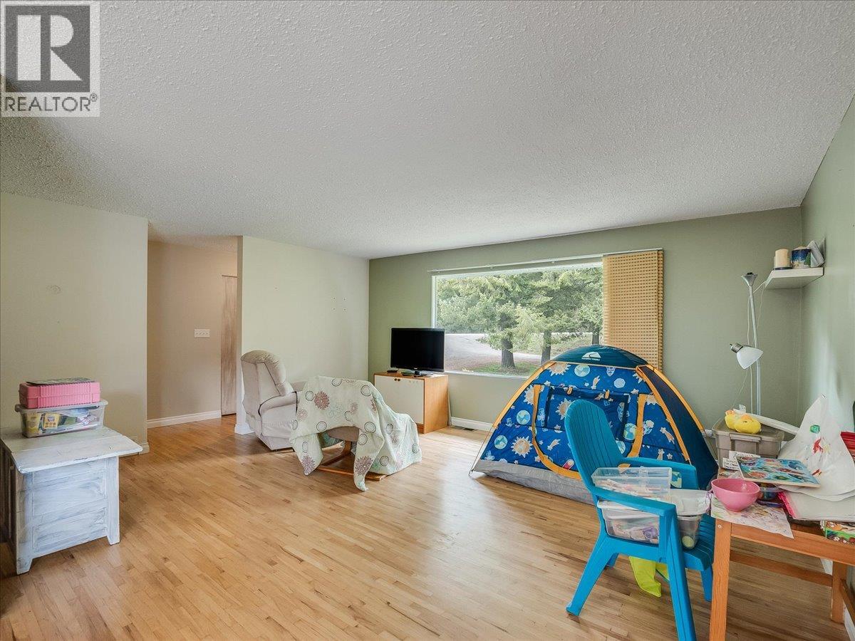 1500 3b Hwy, Fruitvale, British Columbia  V0G 1L1 - Photo 18 - 10384129