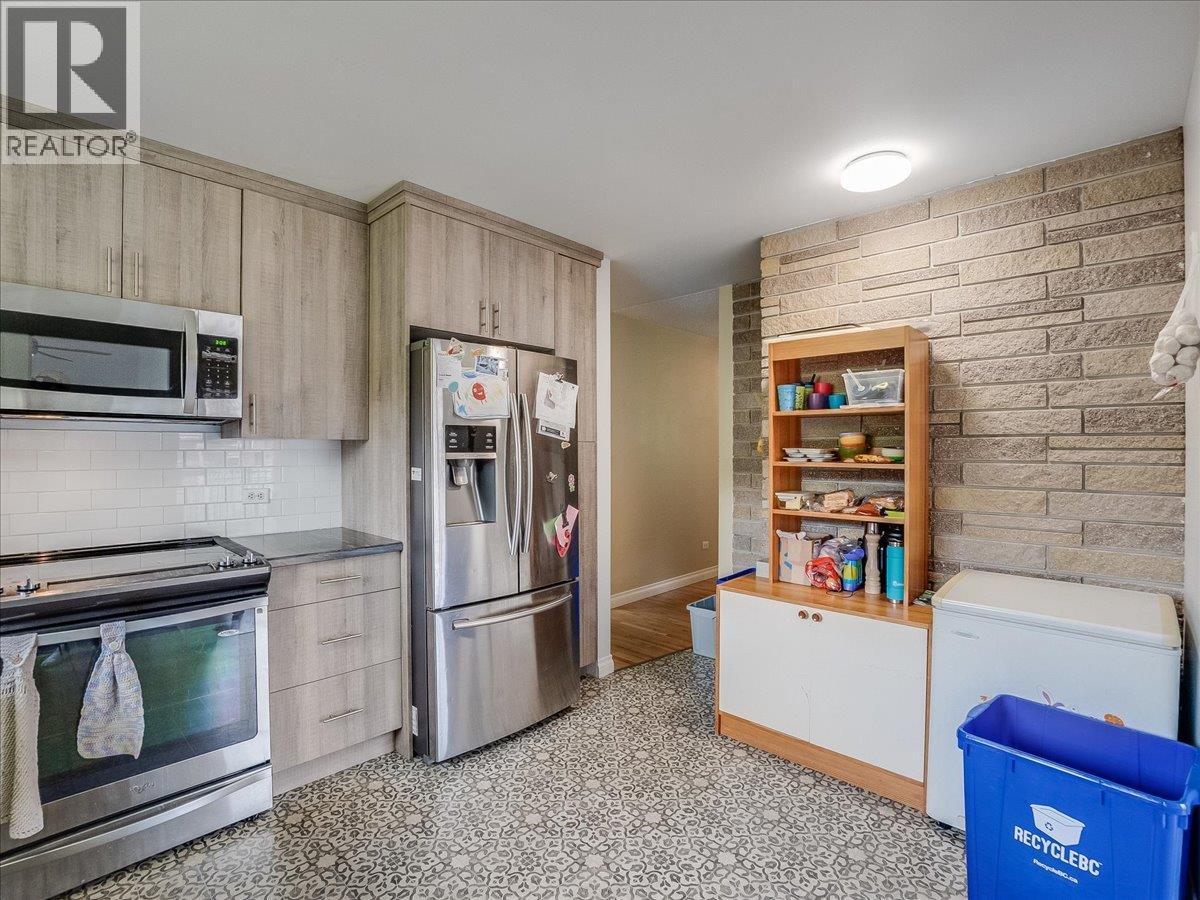 1500 3b Hwy, Fruitvale, British Columbia  V0G 1L1 - Photo 23 - 10384129