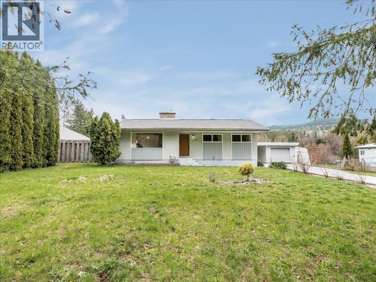 1500 3b Hwy, Fruitvale, British Columbia  V0G 1L1 - Photo 3 - 10384129