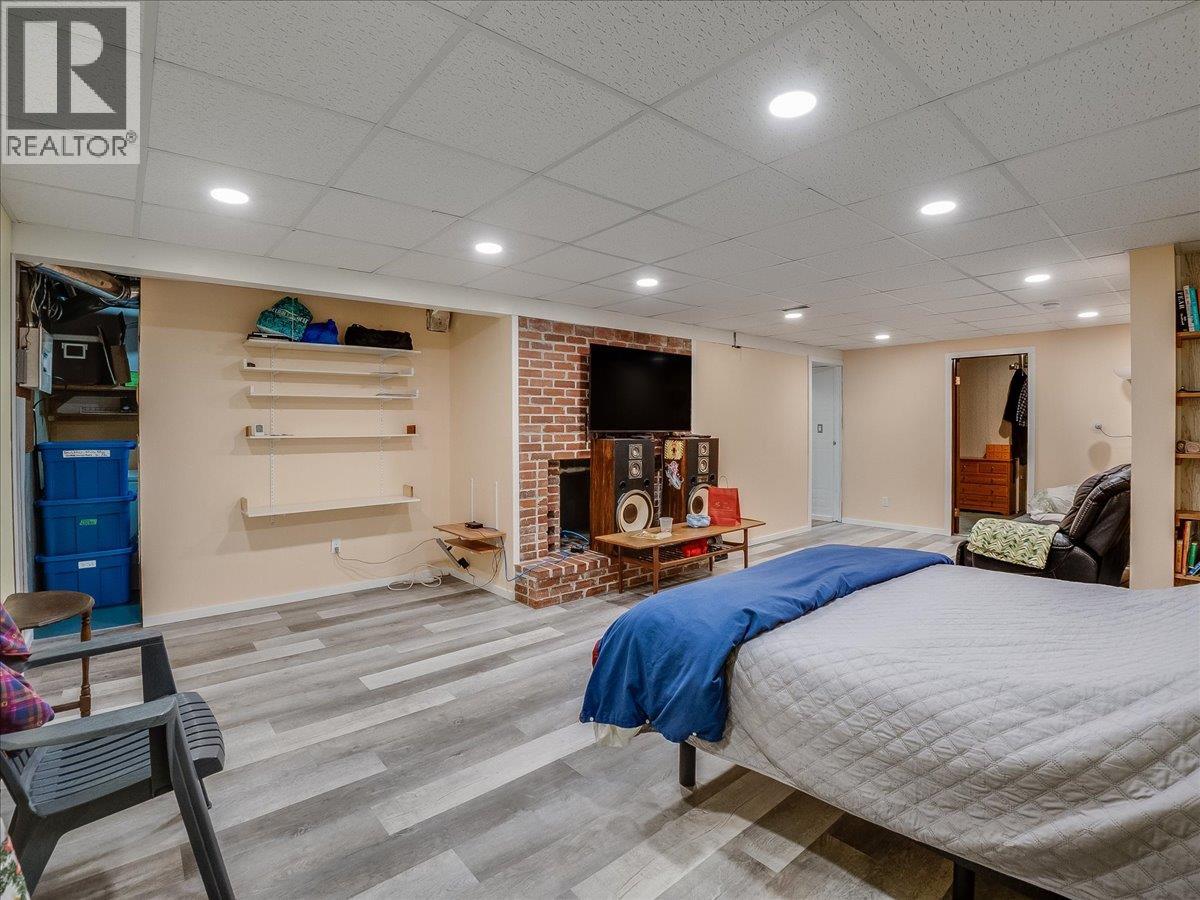 1500 3b Hwy, Fruitvale, British Columbia  V0G 1L1 - Photo 37 - 10384129